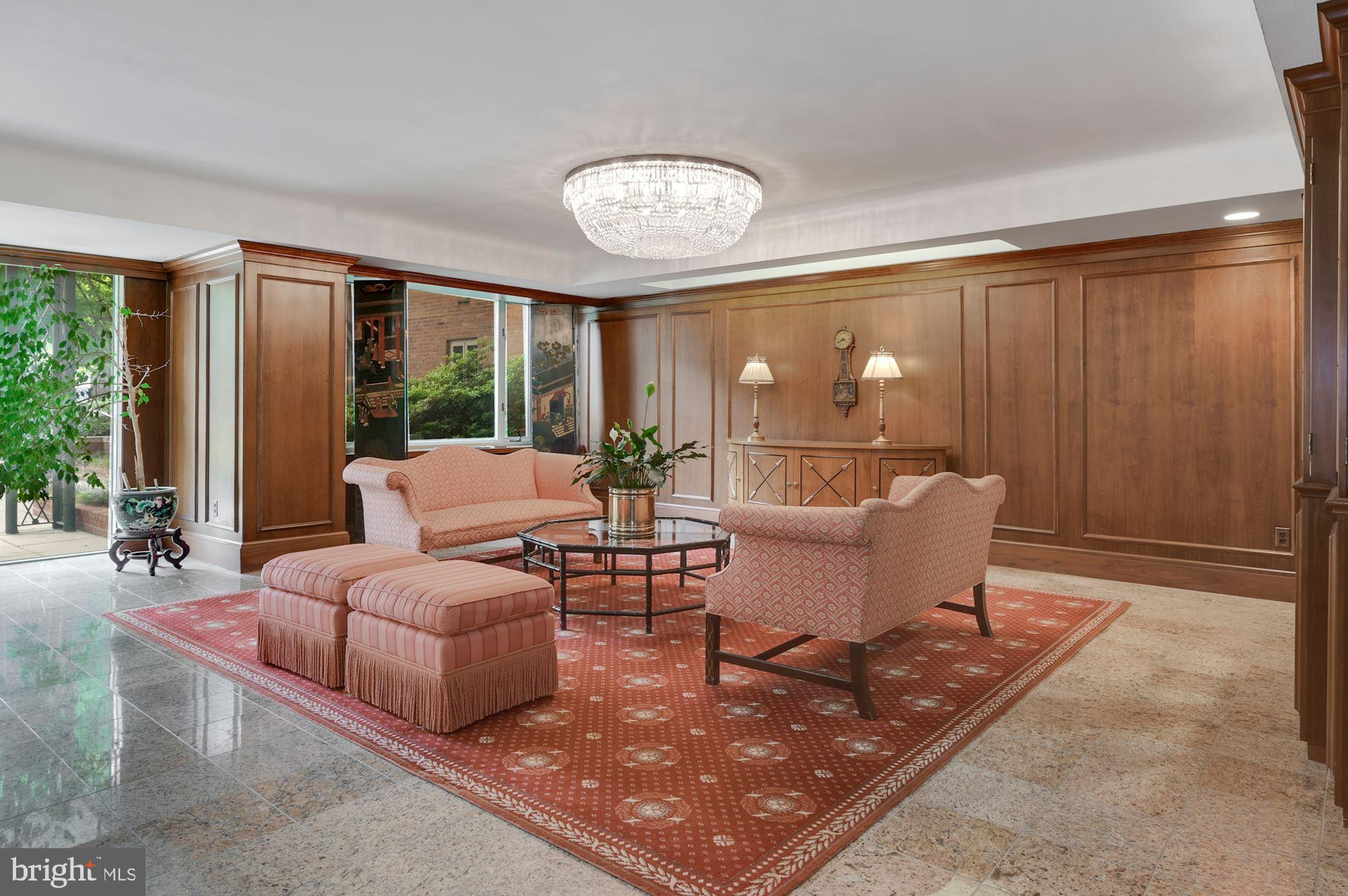 CLEVELAND PARK - Residential Lease