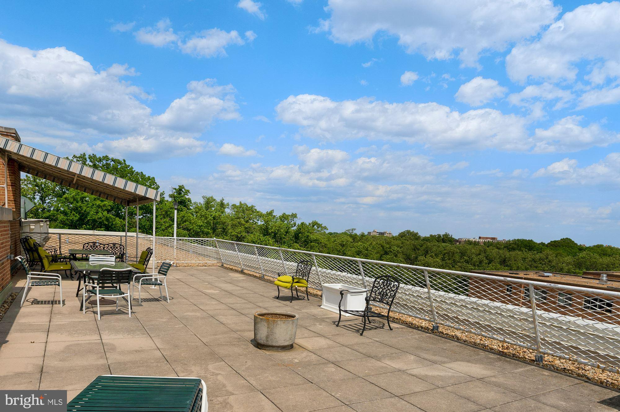 CLEVELAND PARK - Residential Lease