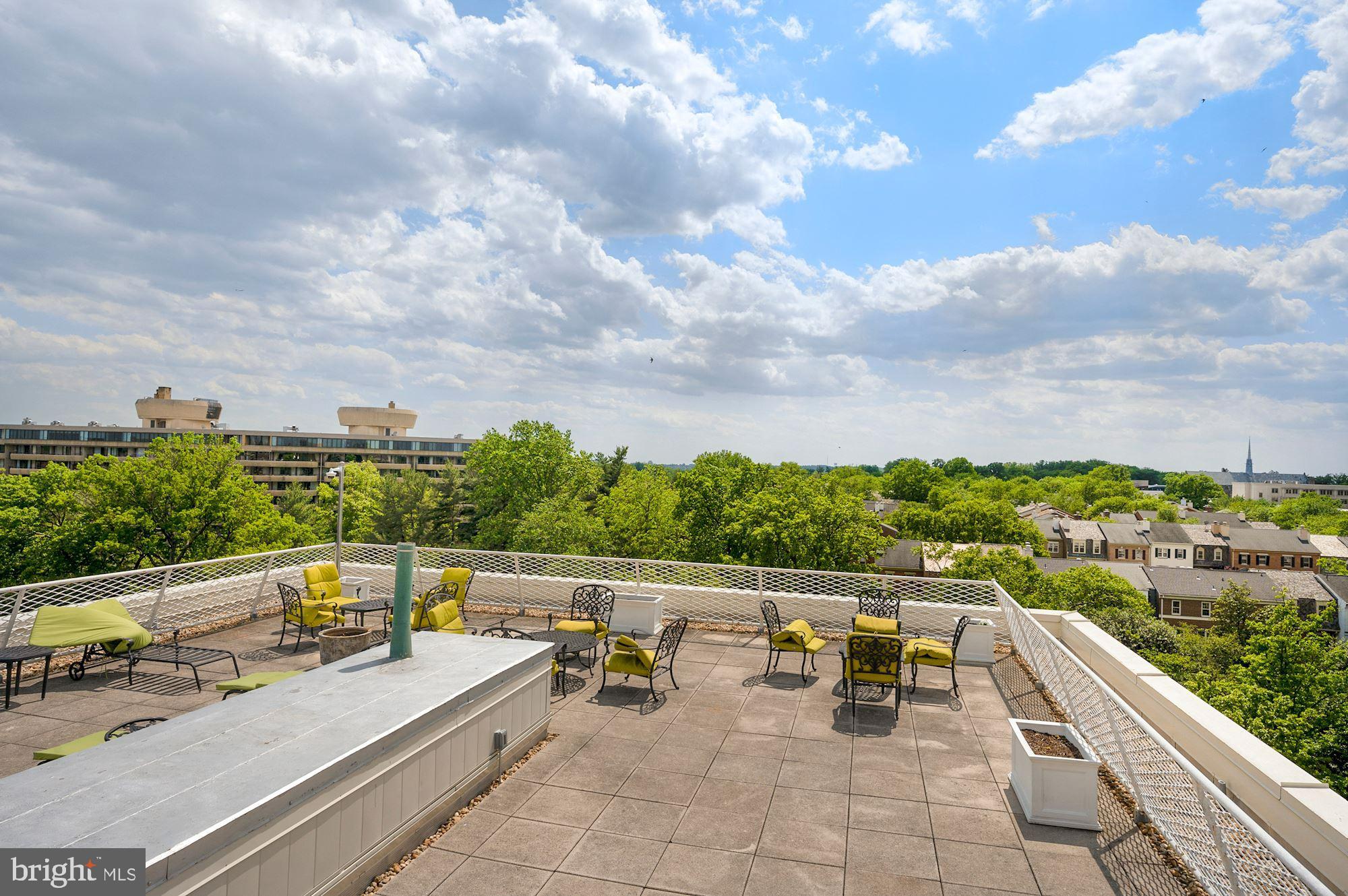 CLEVELAND PARK - Residential Lease