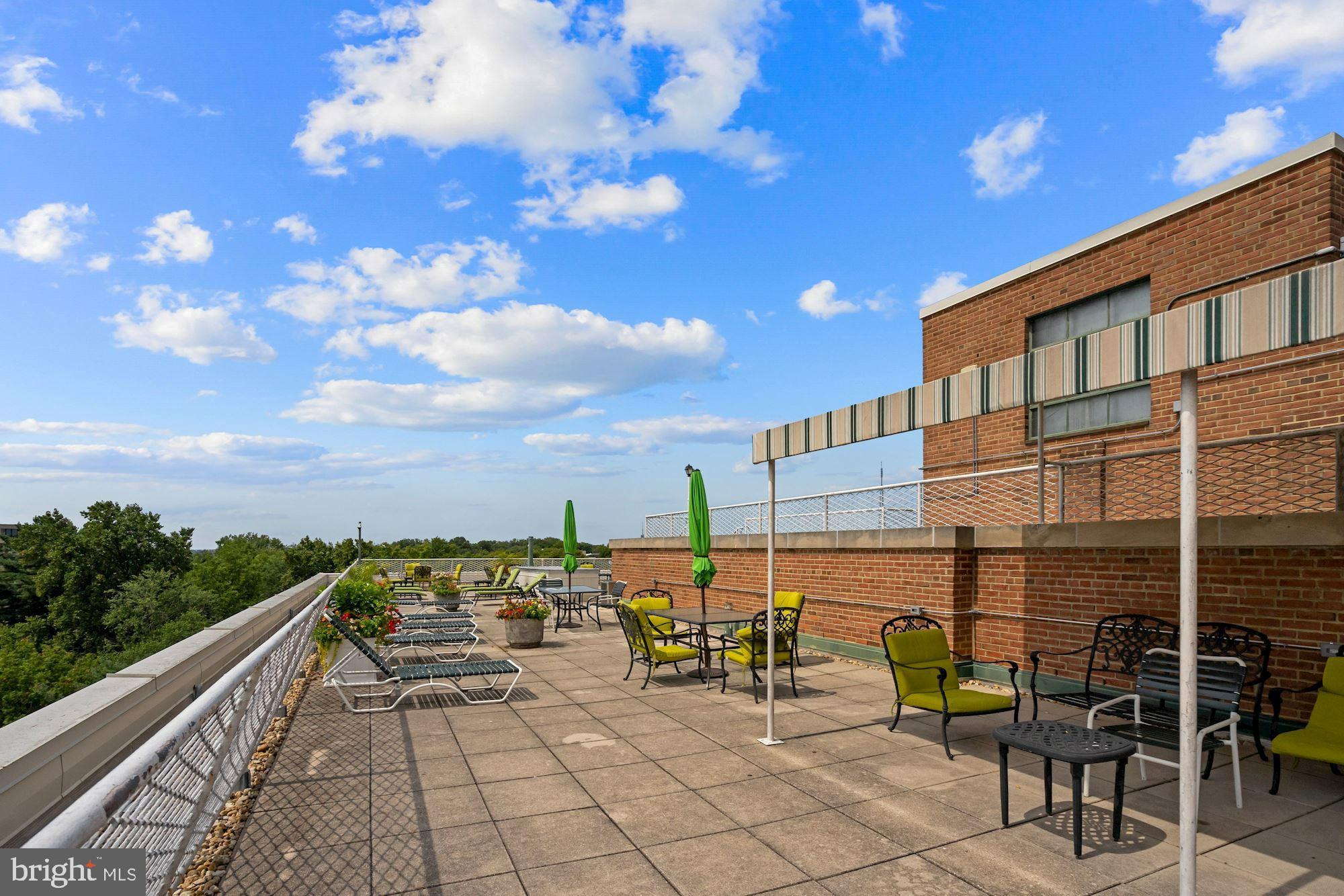 CLEVELAND PARK - Residential Lease