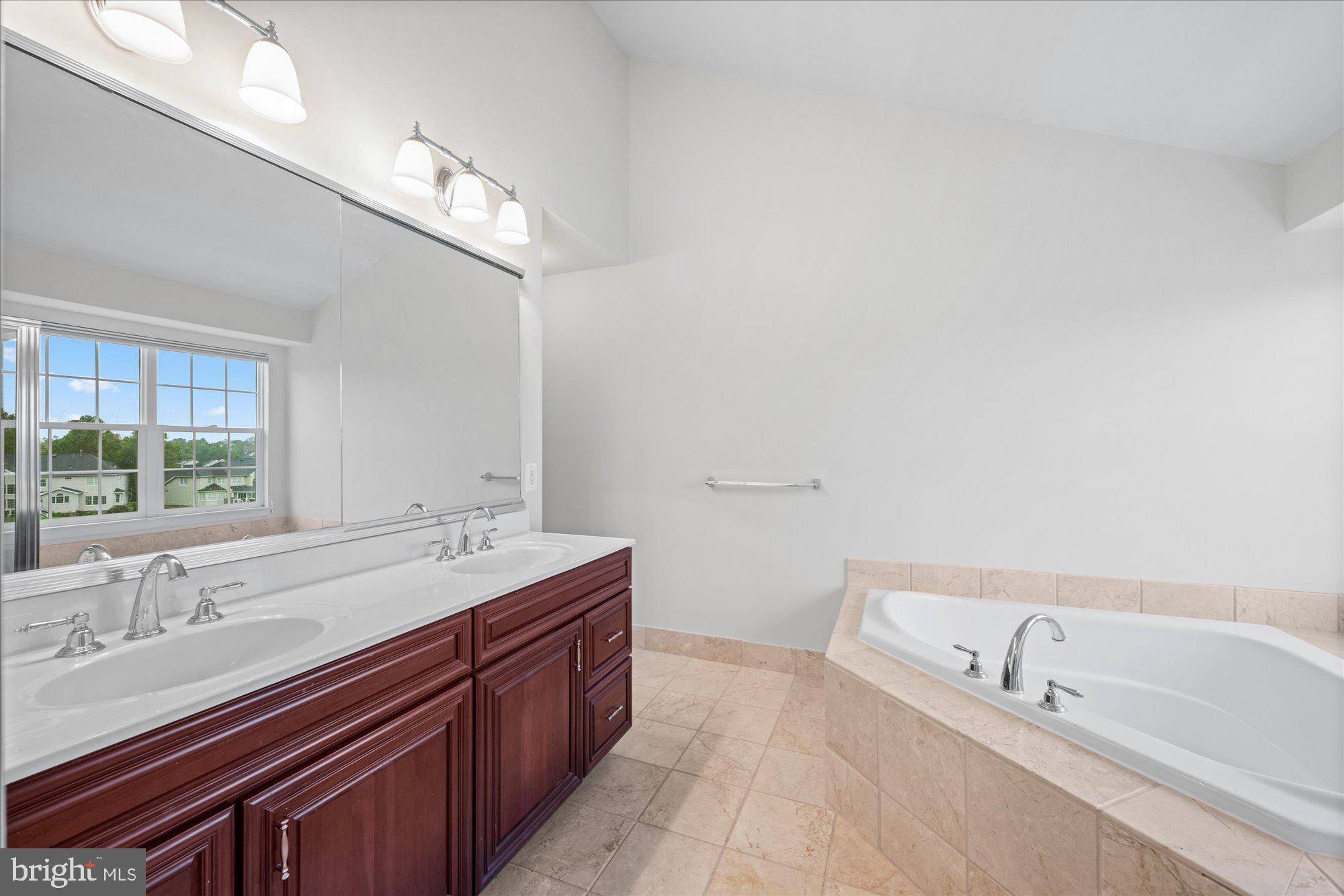 BELMONT COUNTRY CLUB - Residential