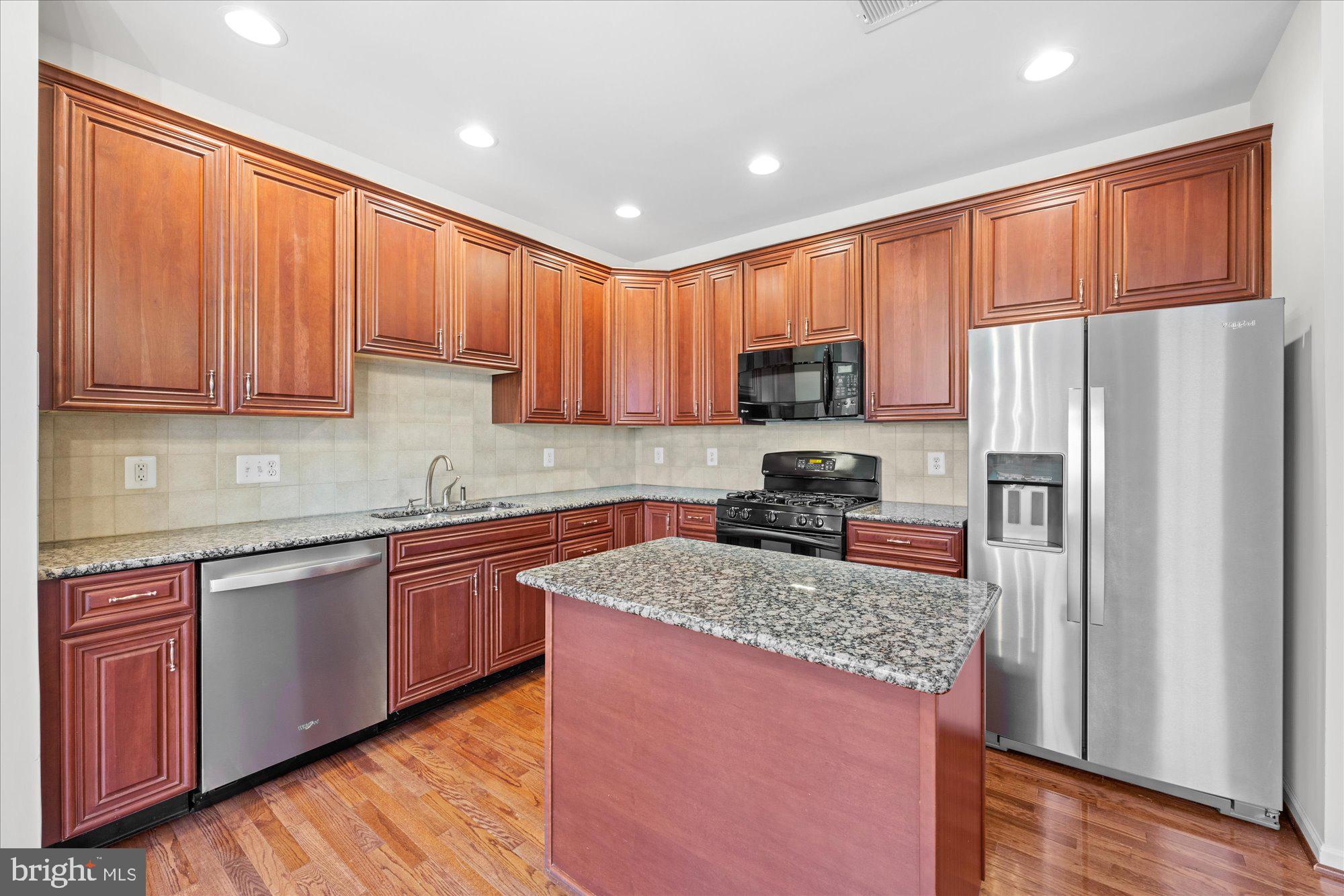 BELMONT COUNTRY CLUB - Residential