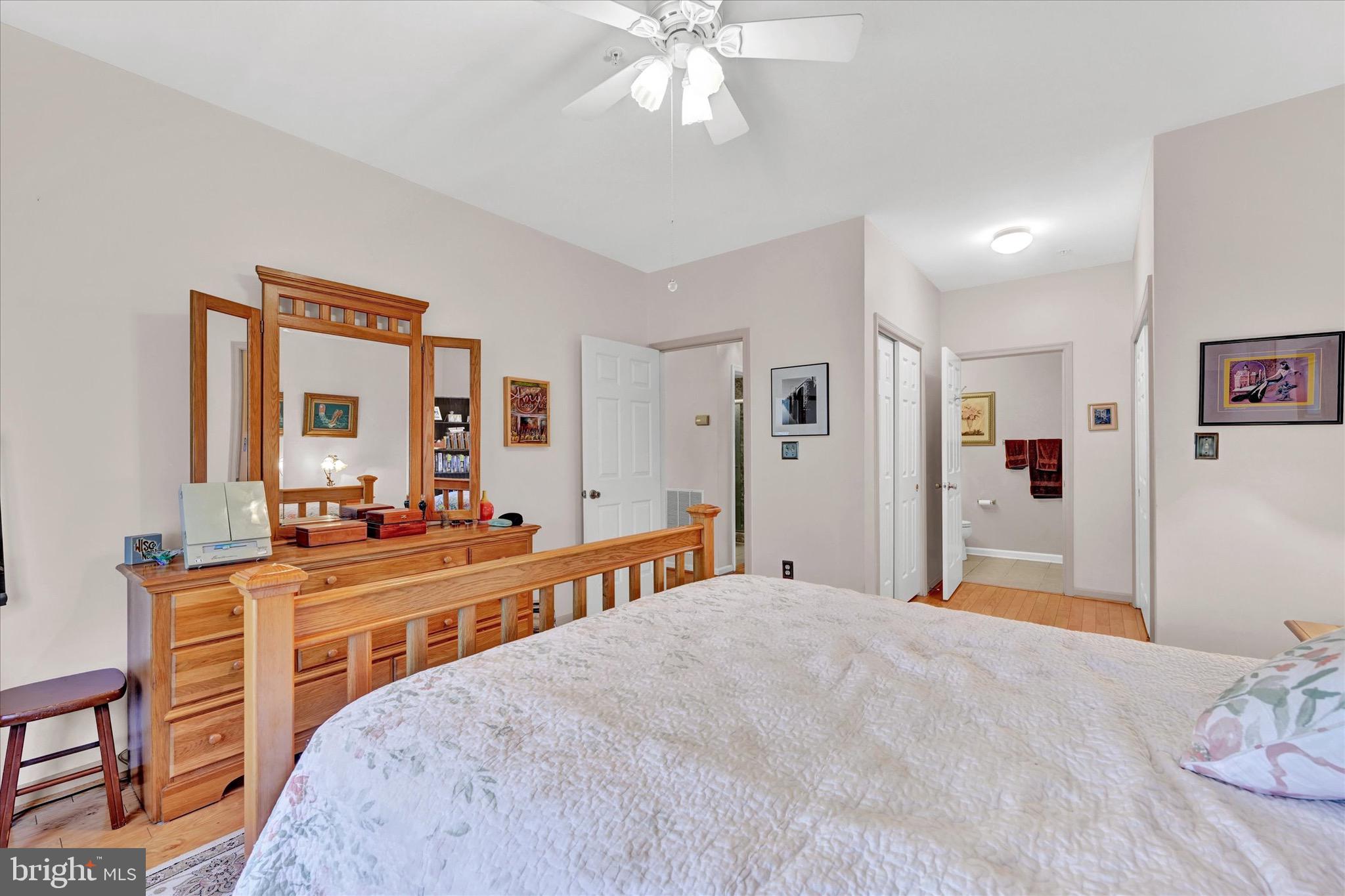 HOLLINGTON - Residential