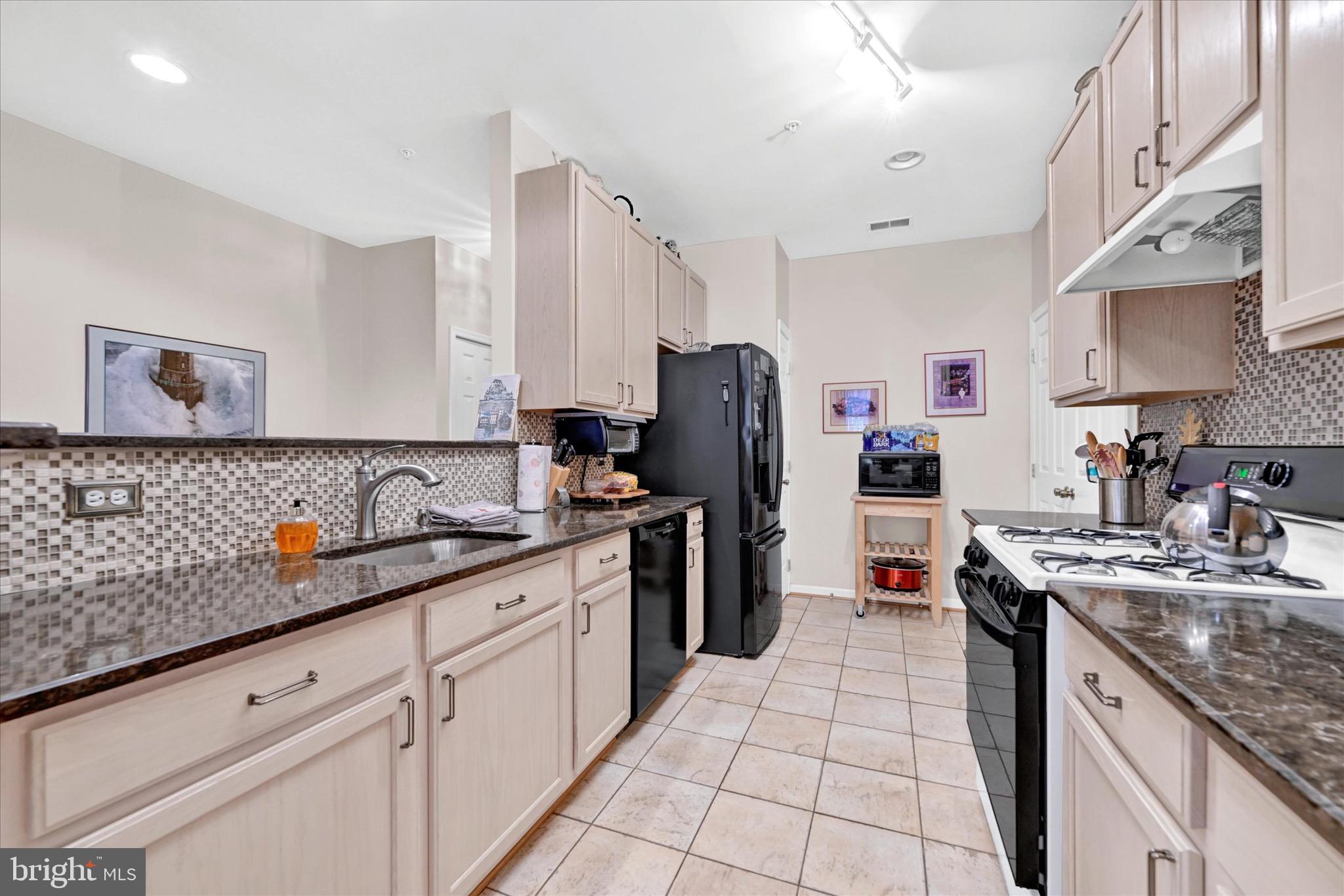 HOLLINGTON - Residential