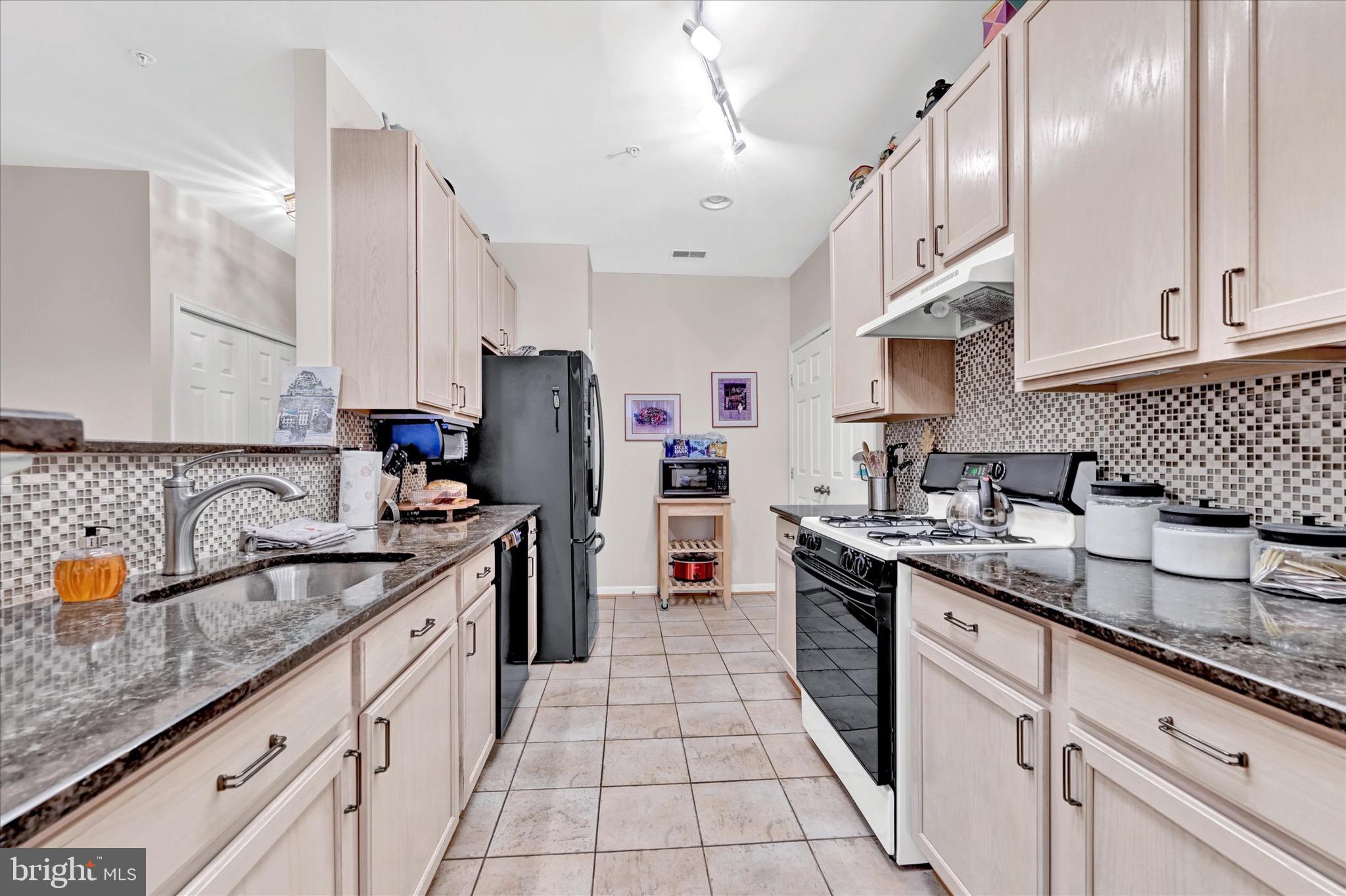 HOLLINGTON - Residential