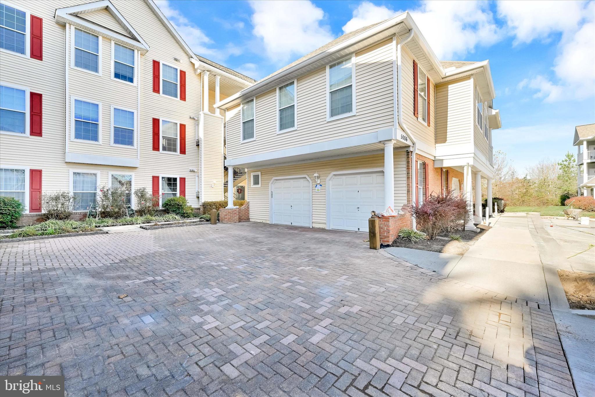 HOLLINGTON - Residential