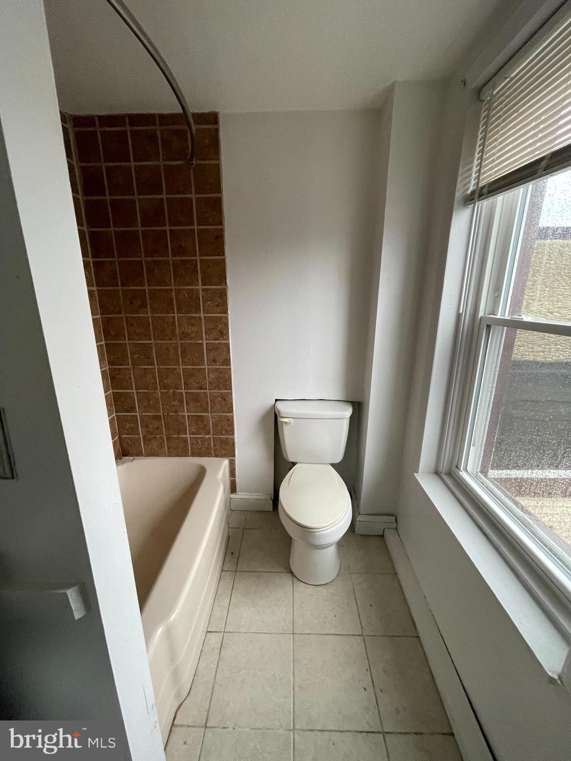 UNIVERSITY CITY - Residential Lease