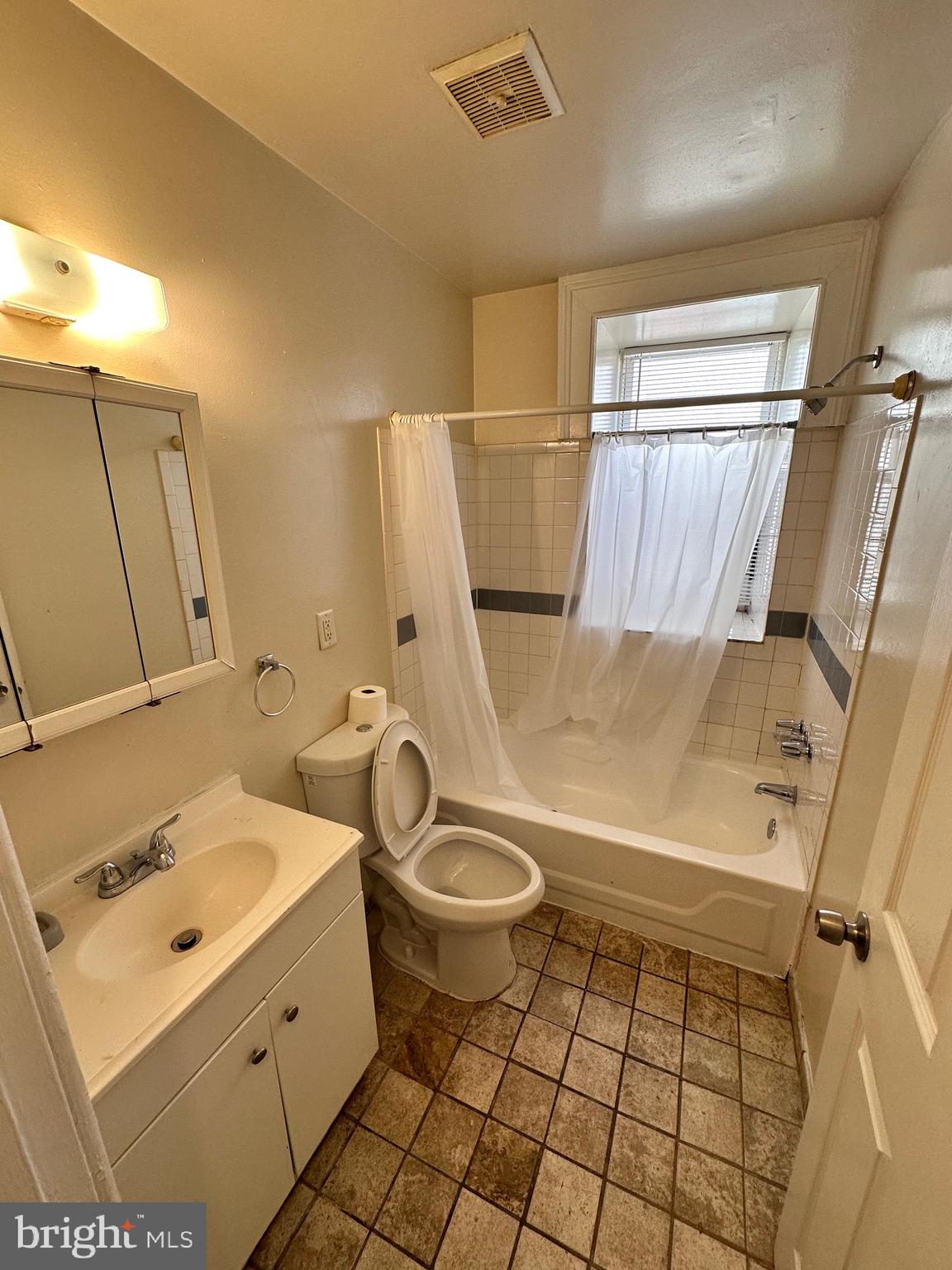 FRANKLIN SQUARE HISTORIC DISTRICT - Residential Lease