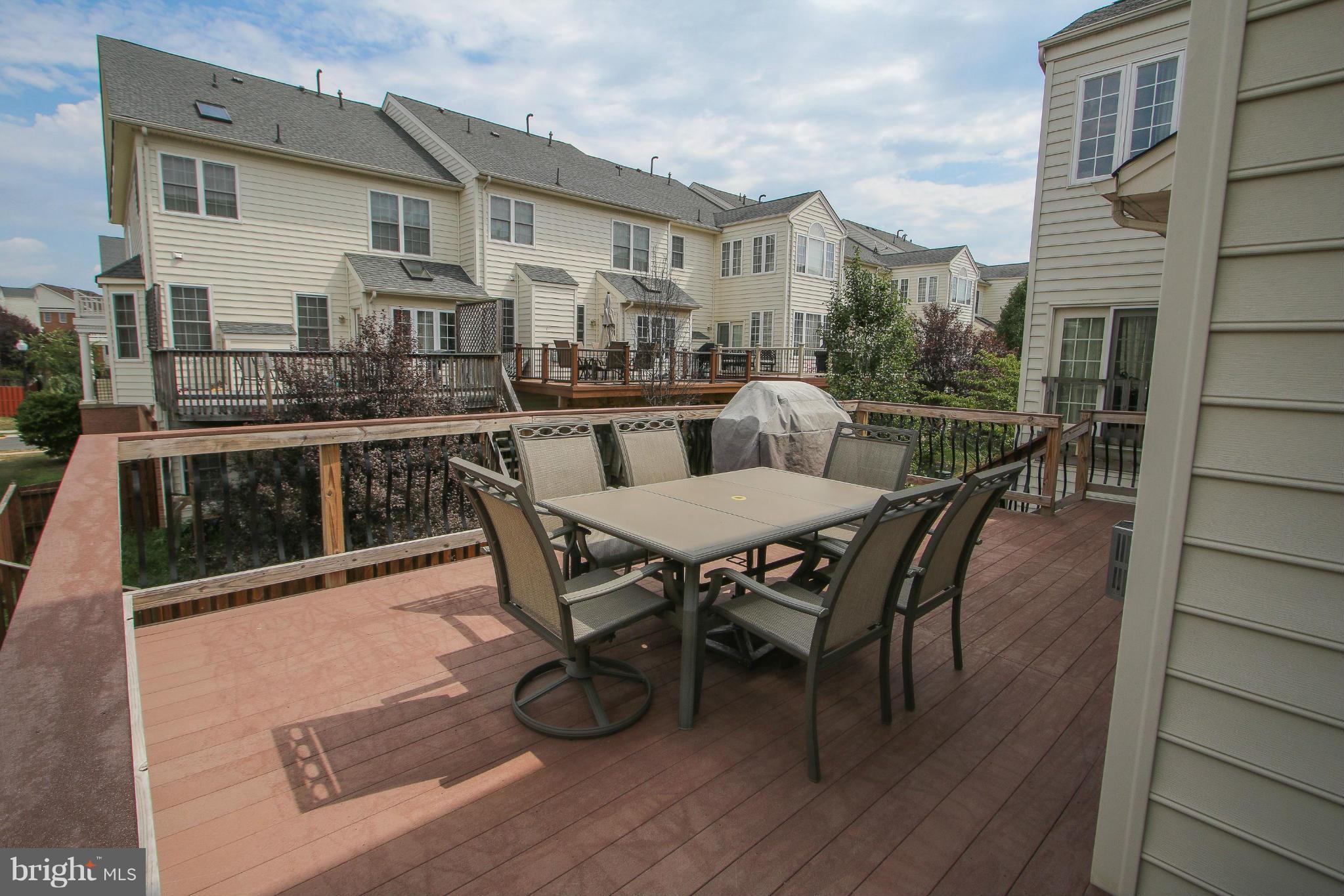 SOUTH RIDING - Residential