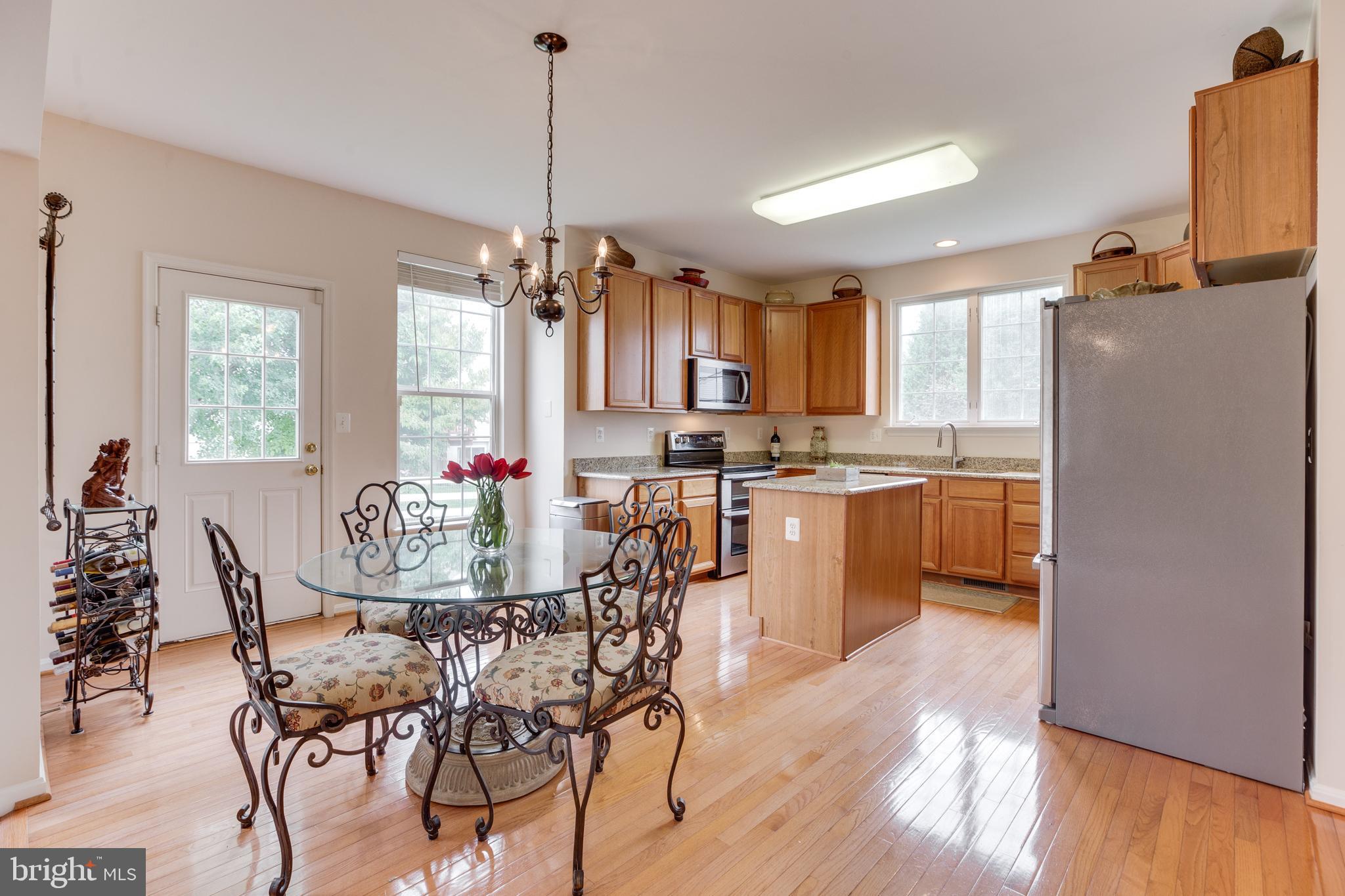 ROUND HILL - Residential