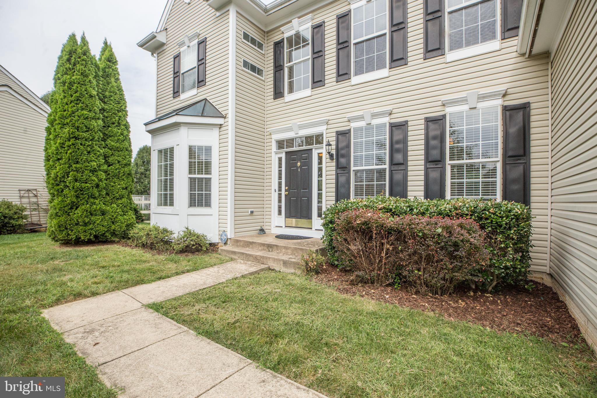 ROUND HILL - Residential