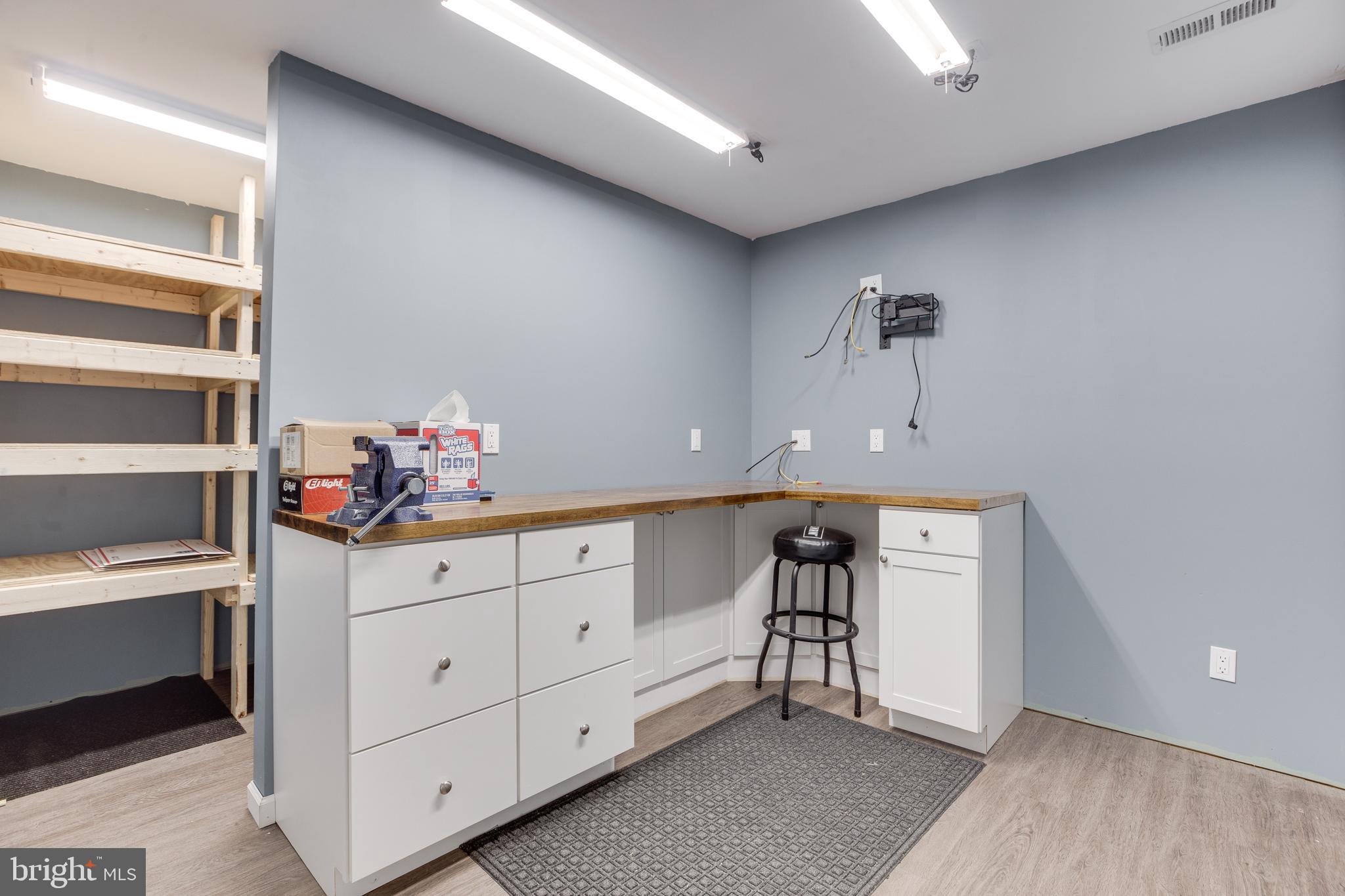 ROUND HILL - Residential