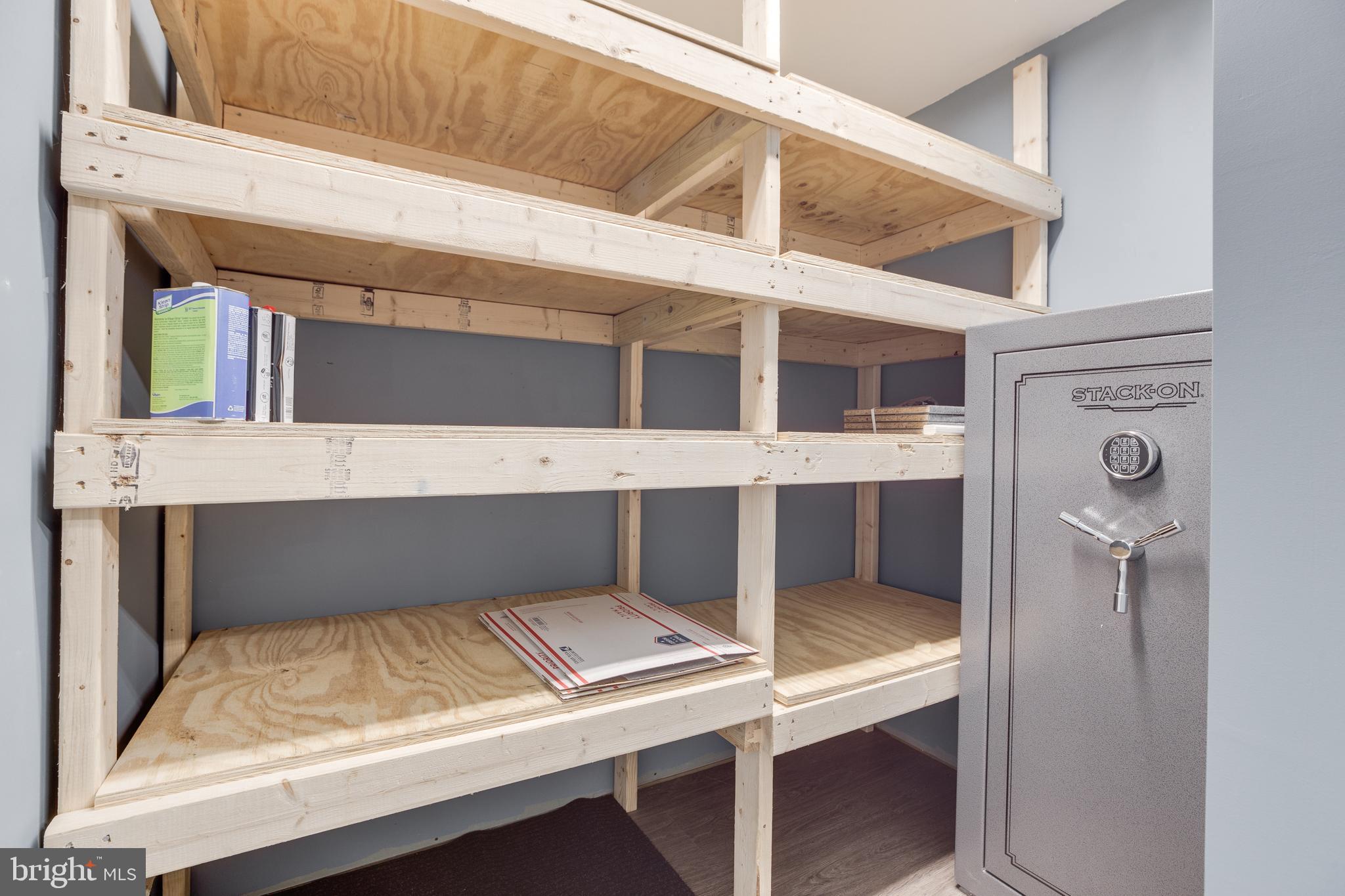 ROUND HILL - Residential