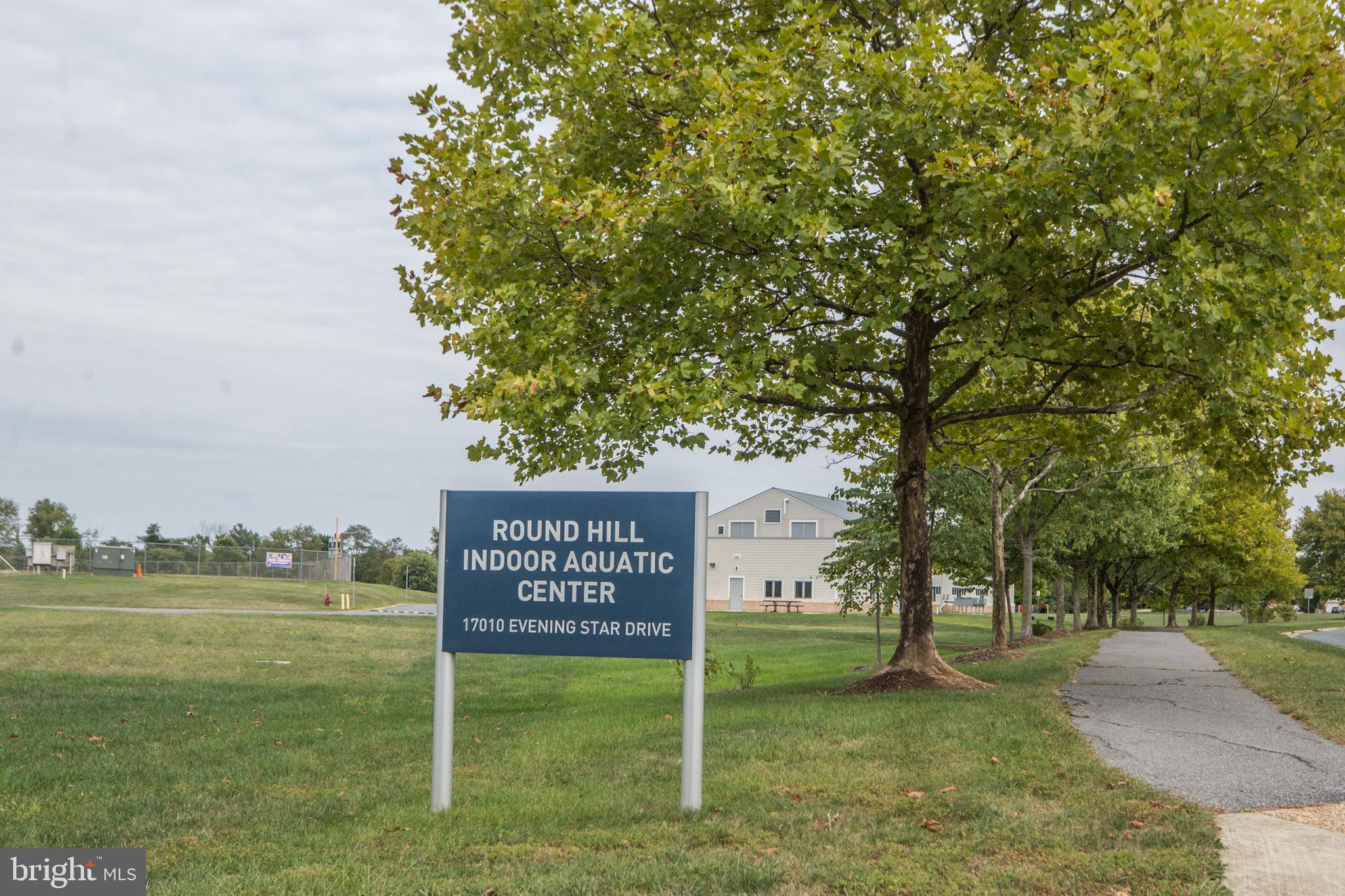 ROUND HILL - Residential