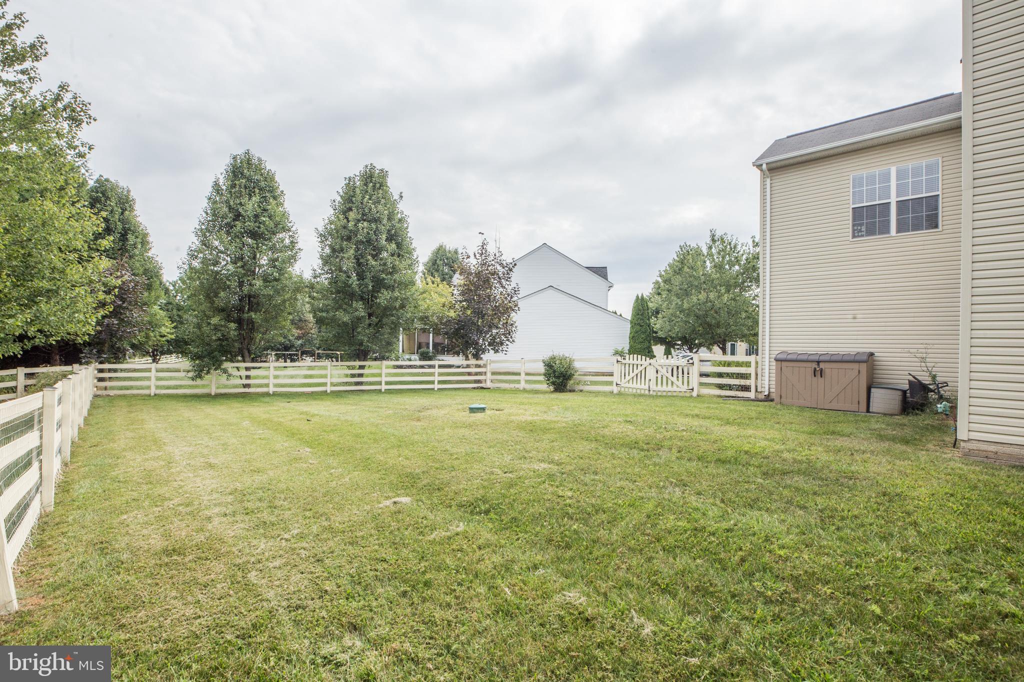 ROUND HILL - Residential