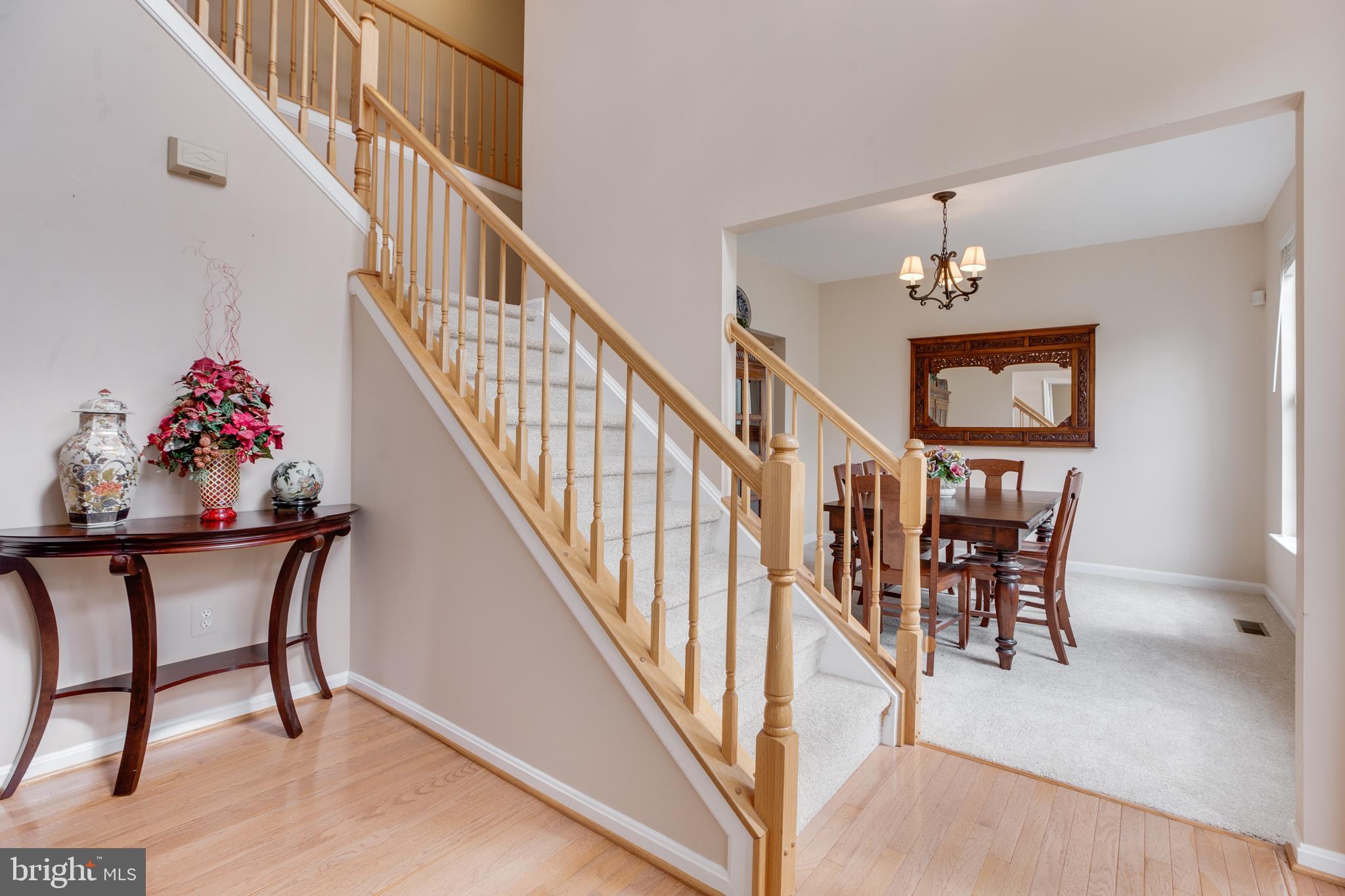 ROUND HILL - Residential