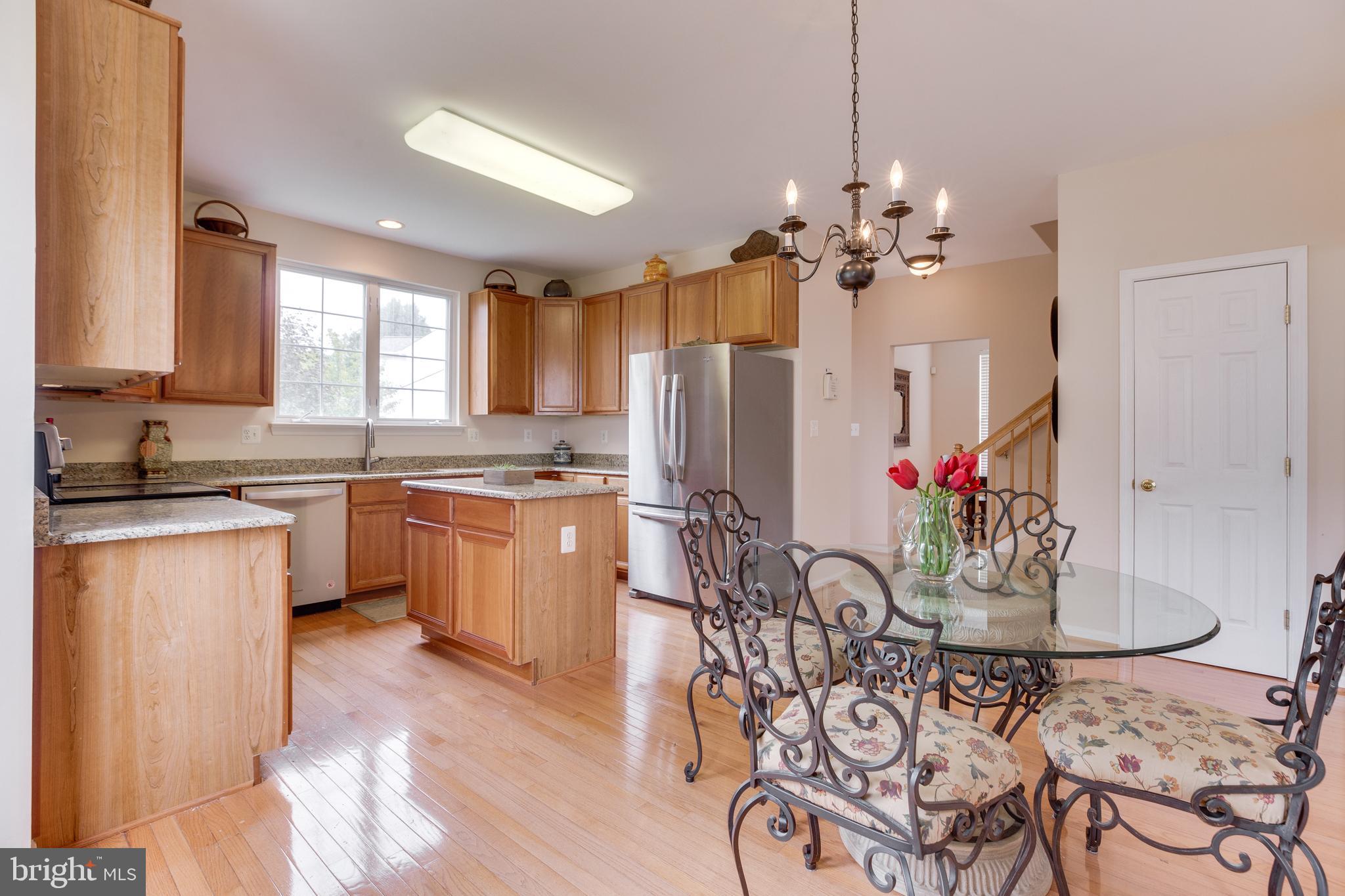 ROUND HILL - Residential