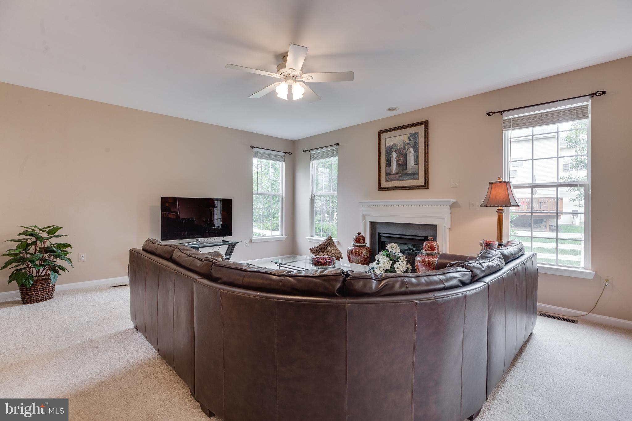 ROUND HILL - Residential