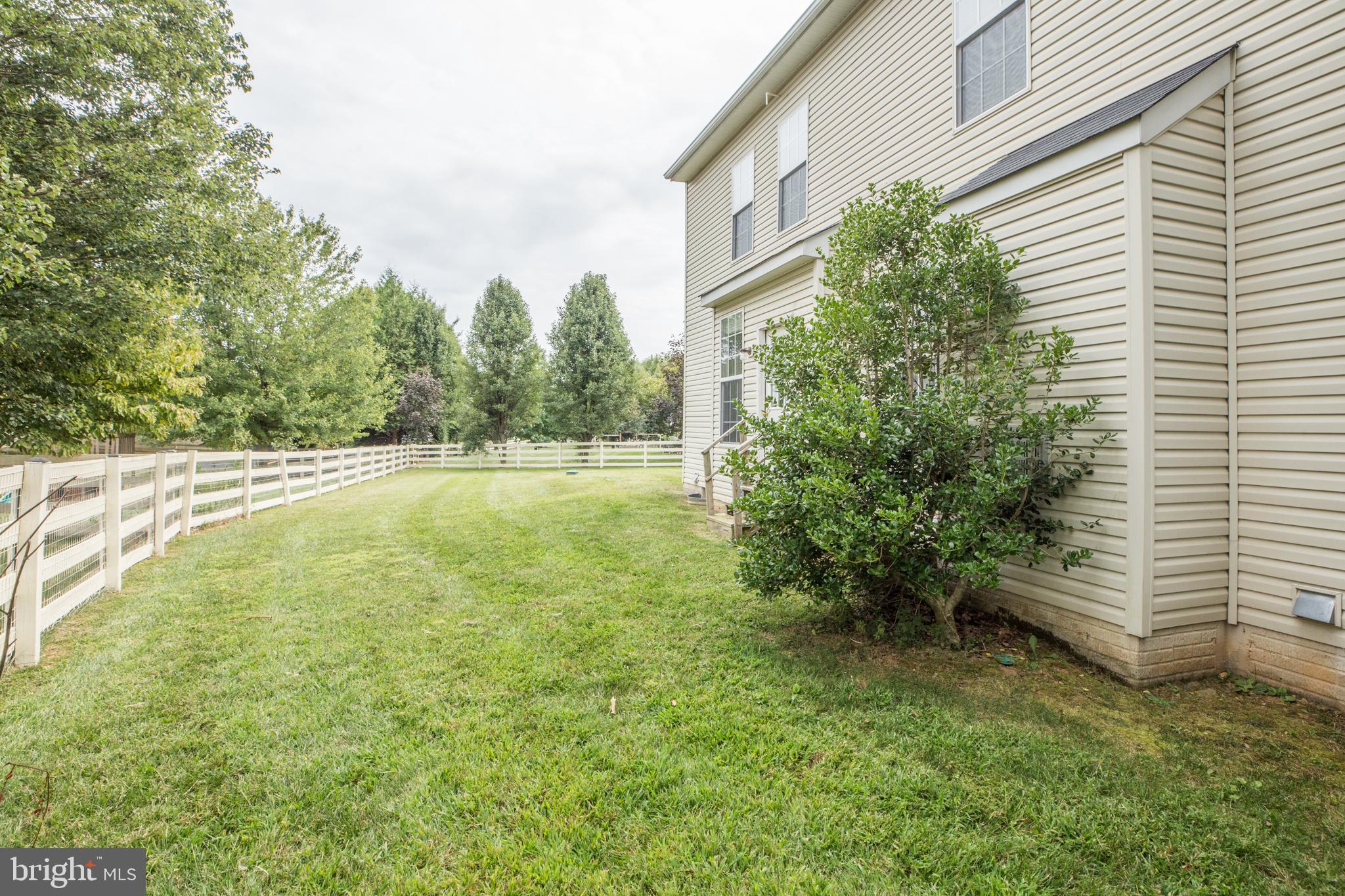 ROUND HILL - Residential