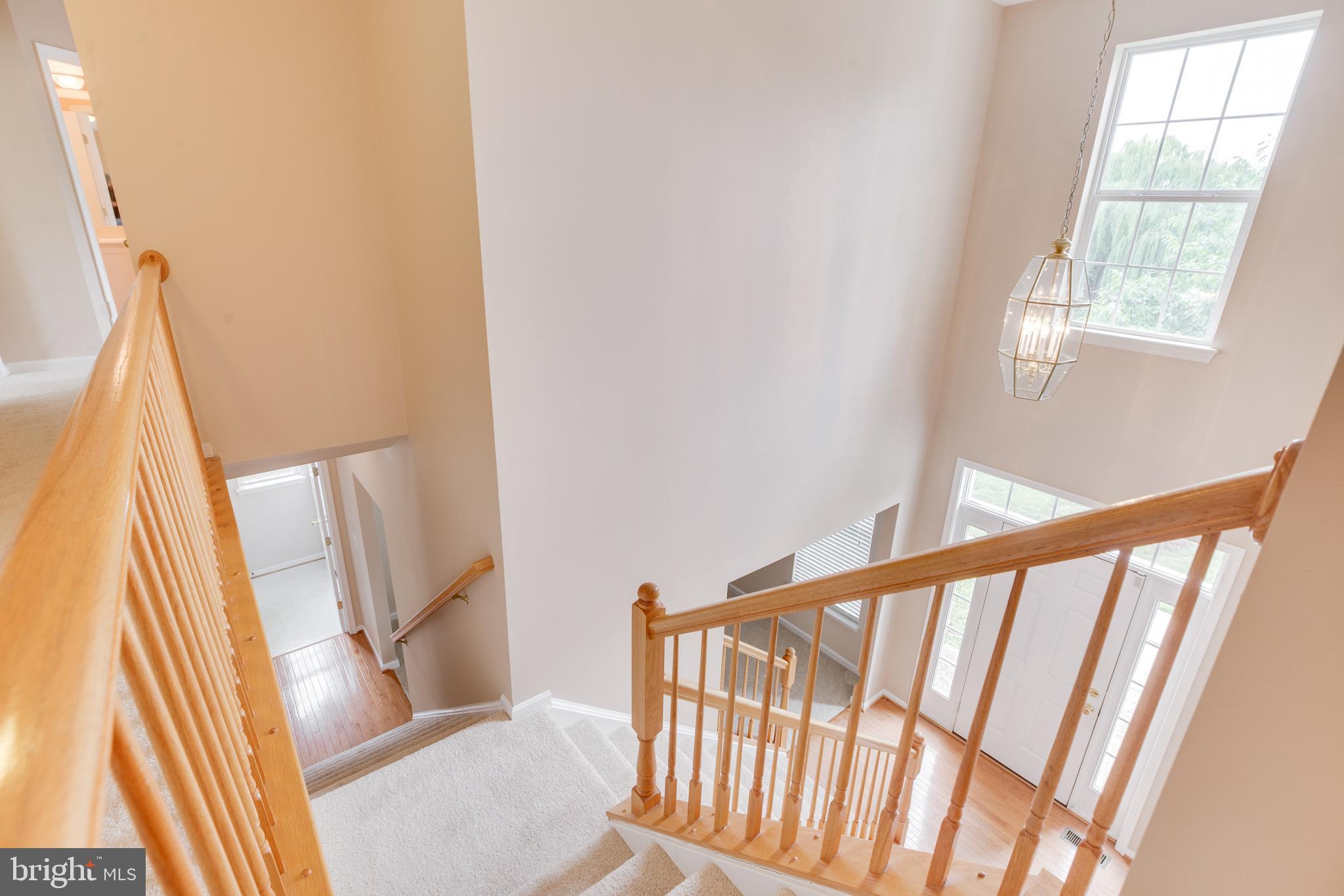 ROUND HILL - Residential