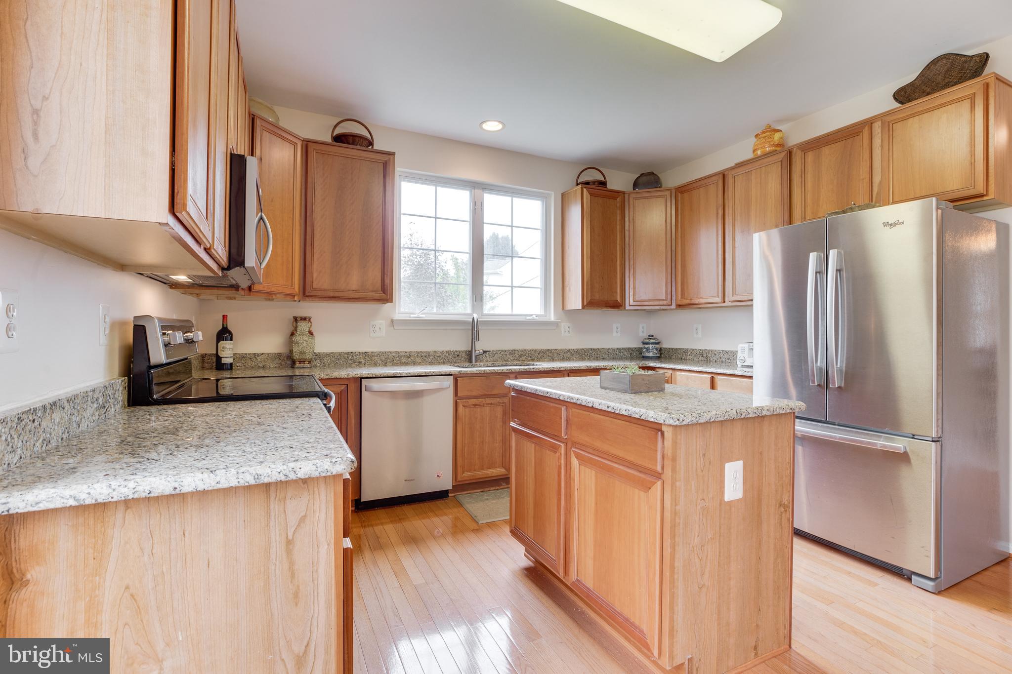 ROUND HILL - Residential