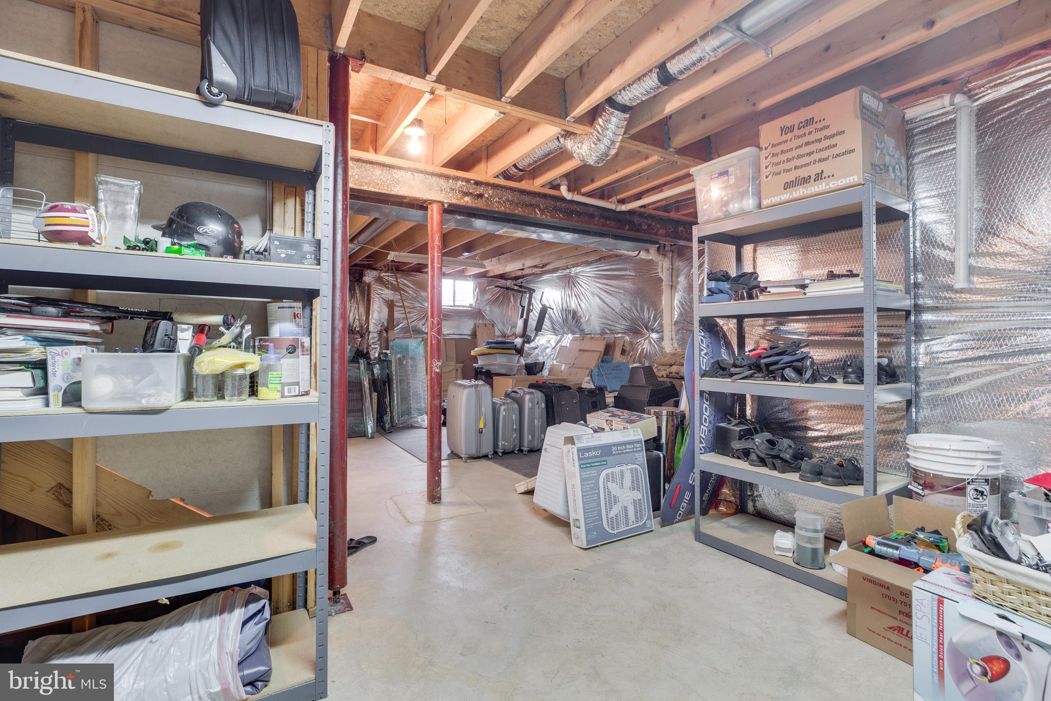 ROUND HILL - Residential