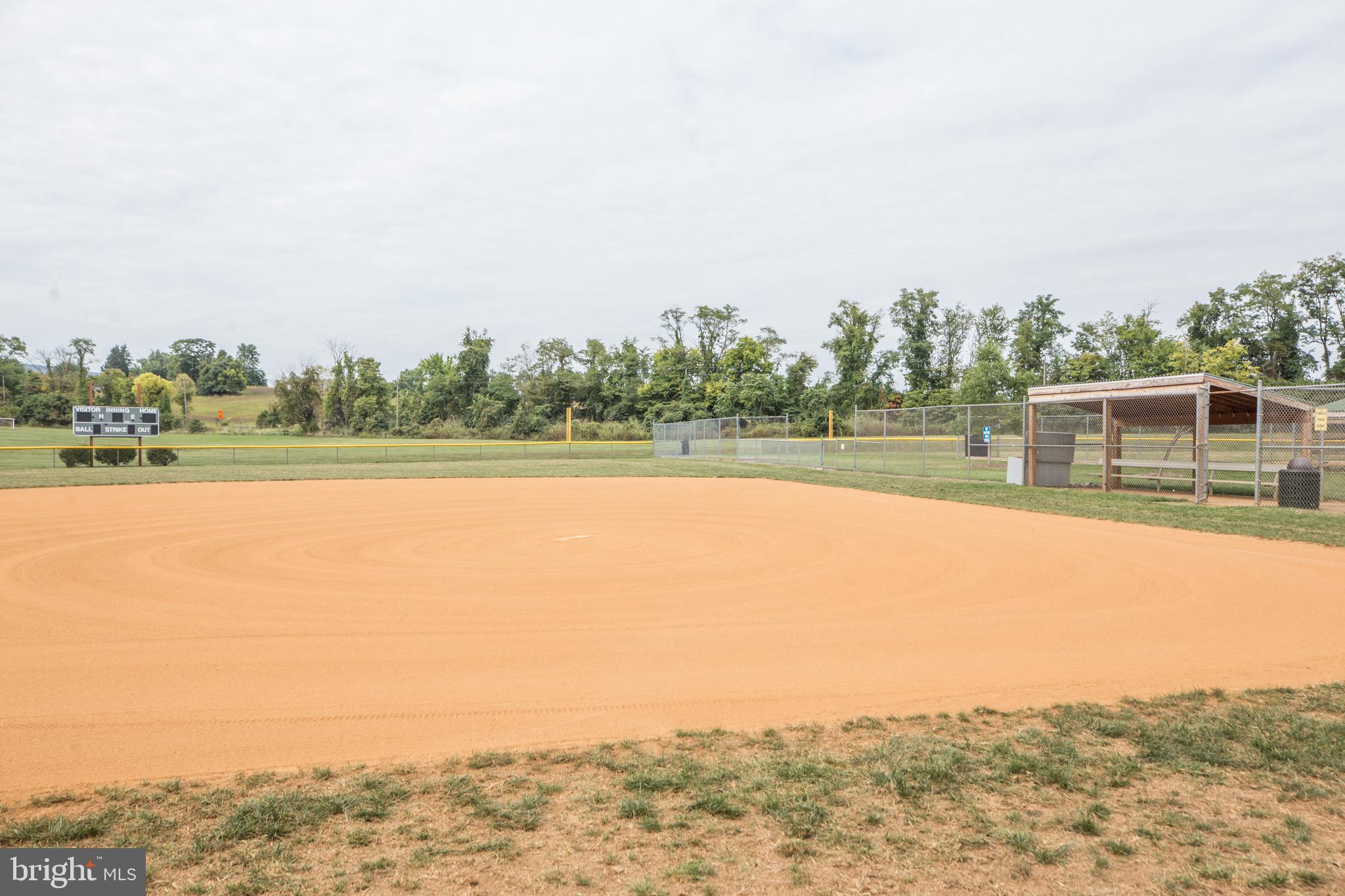 ROUND HILL - Residential