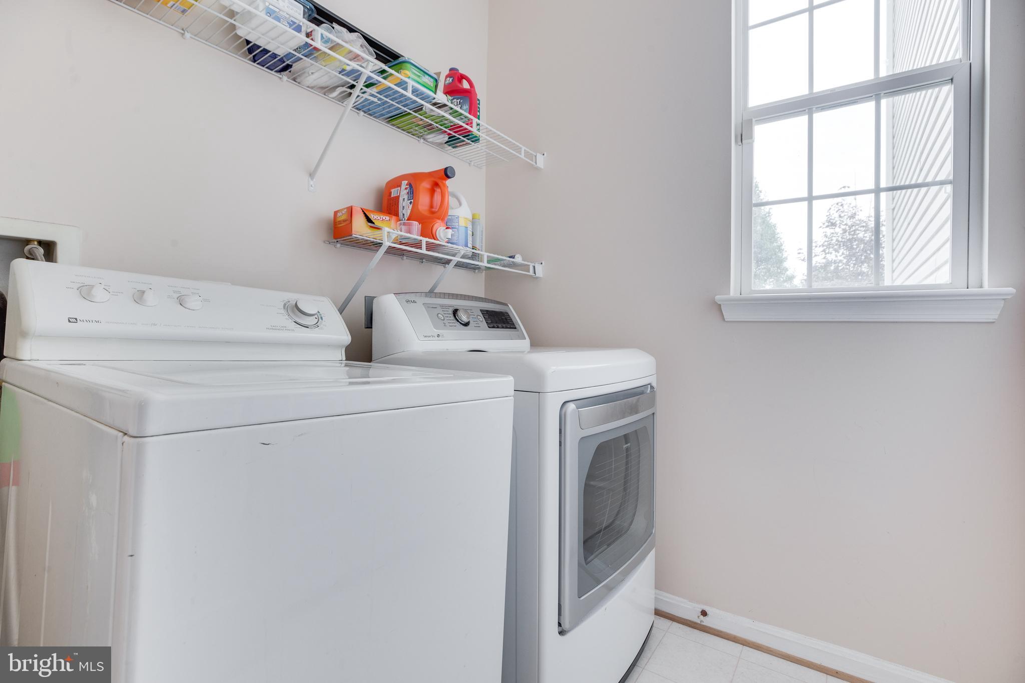 ROUND HILL - Residential