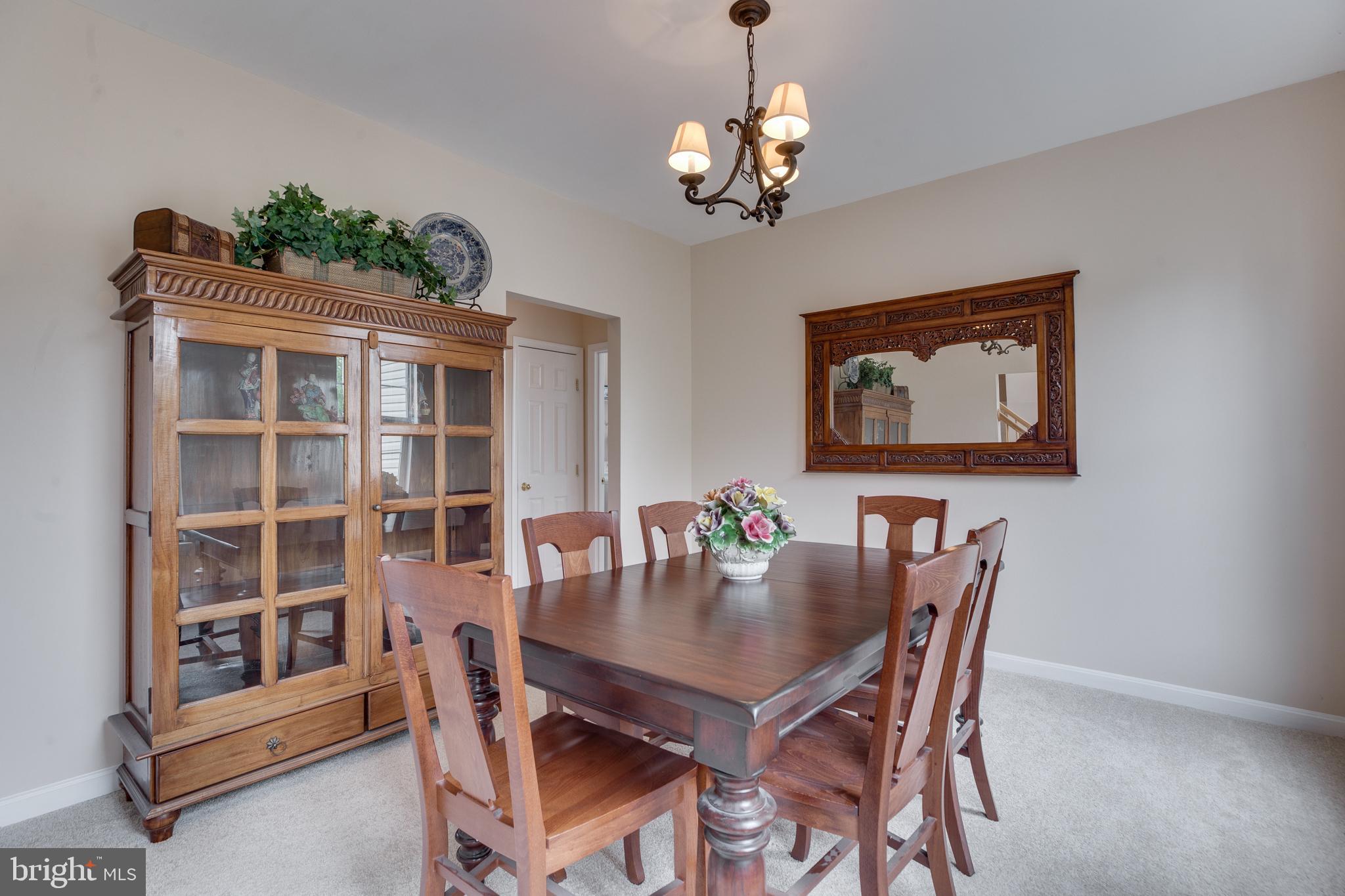 ROUND HILL - Residential