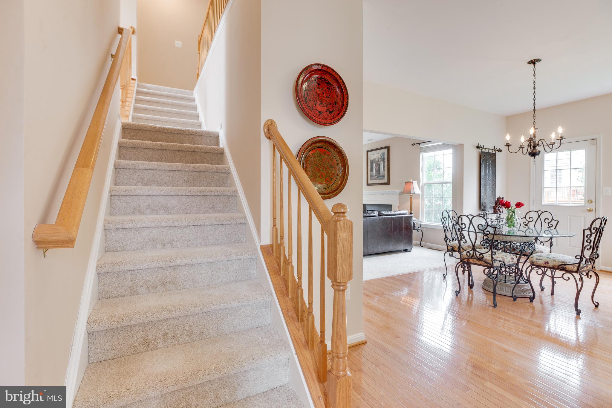 ROUND HILL - Residential