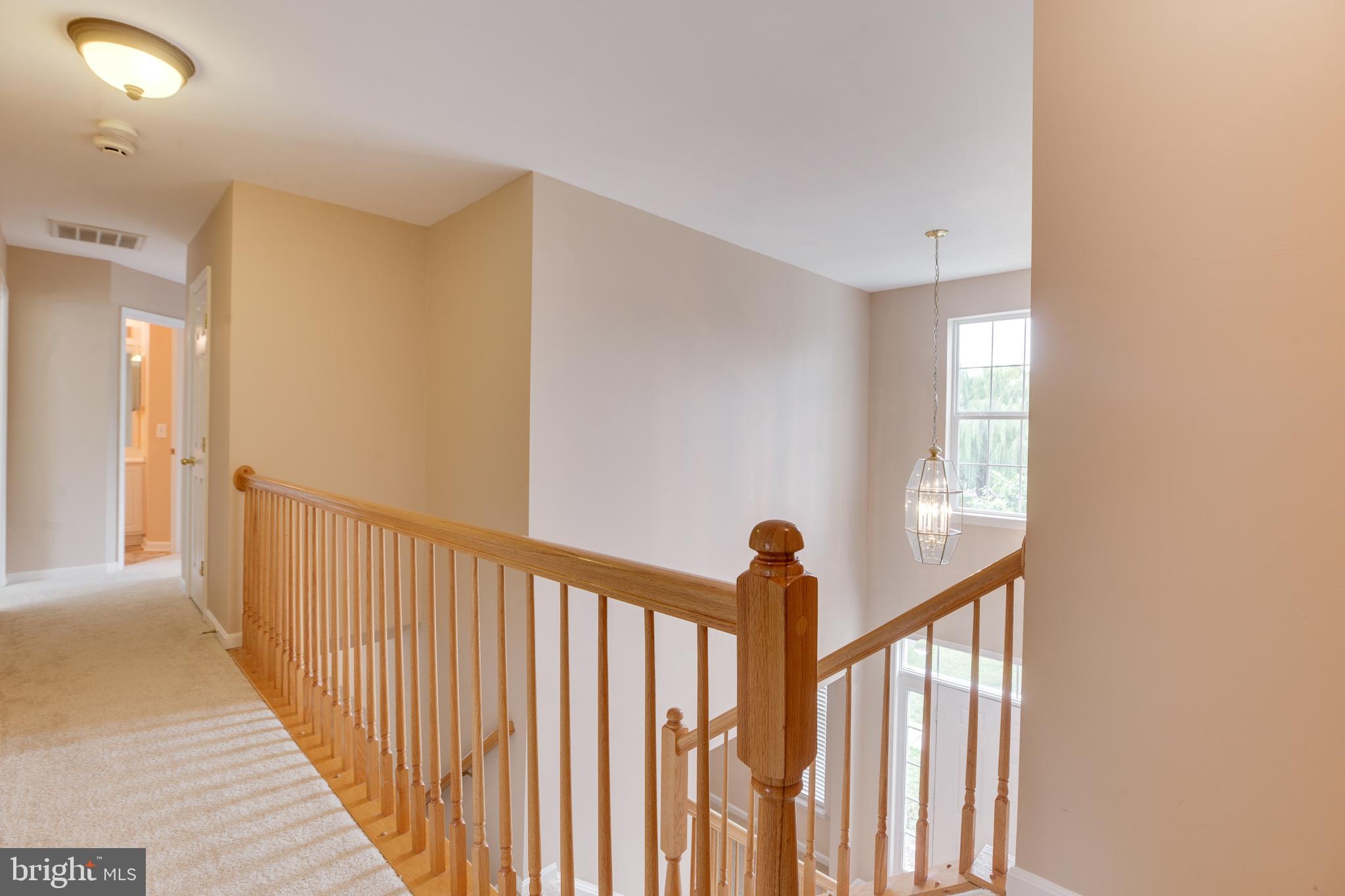 ROUND HILL - Residential