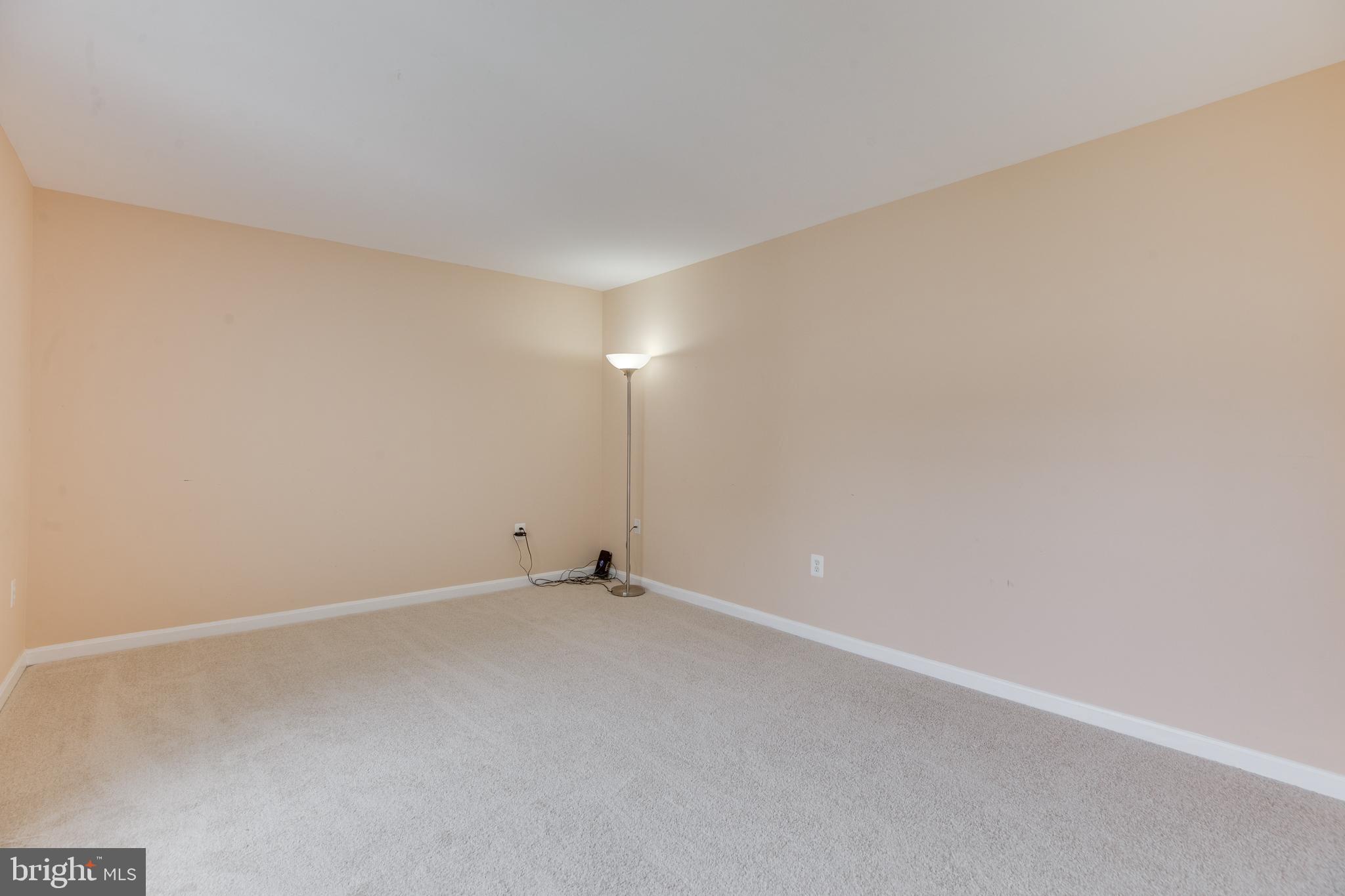 ROUND HILL - Residential