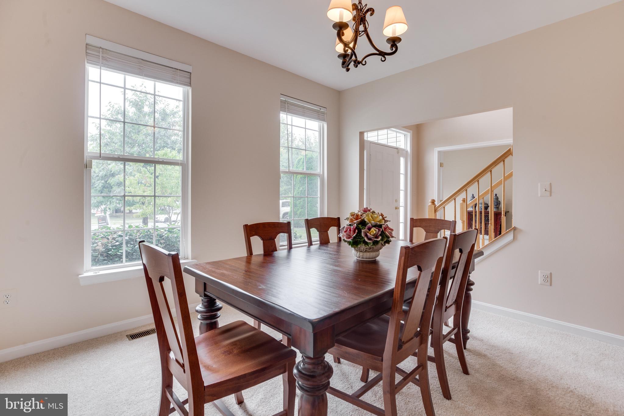 ROUND HILL - Residential