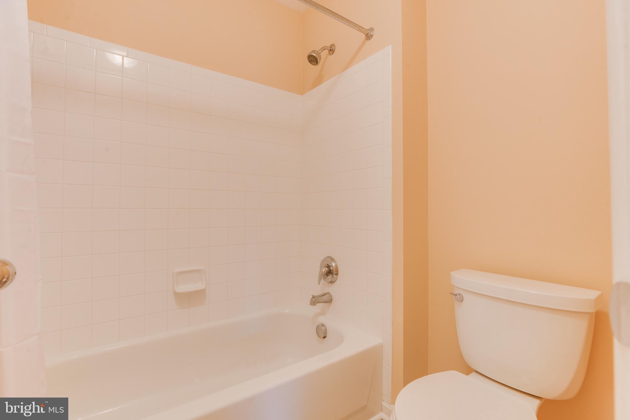 ROUND HILL - Residential