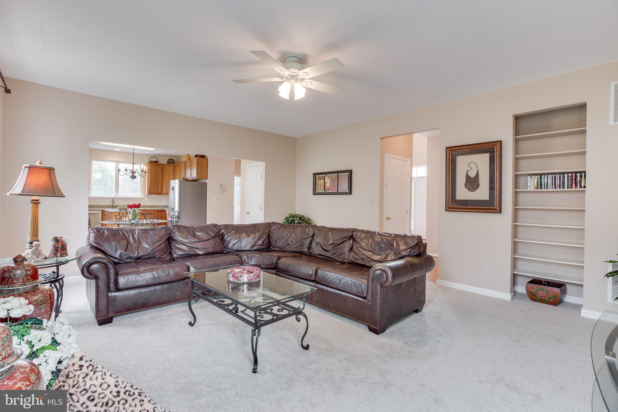 ROUND HILL - Residential