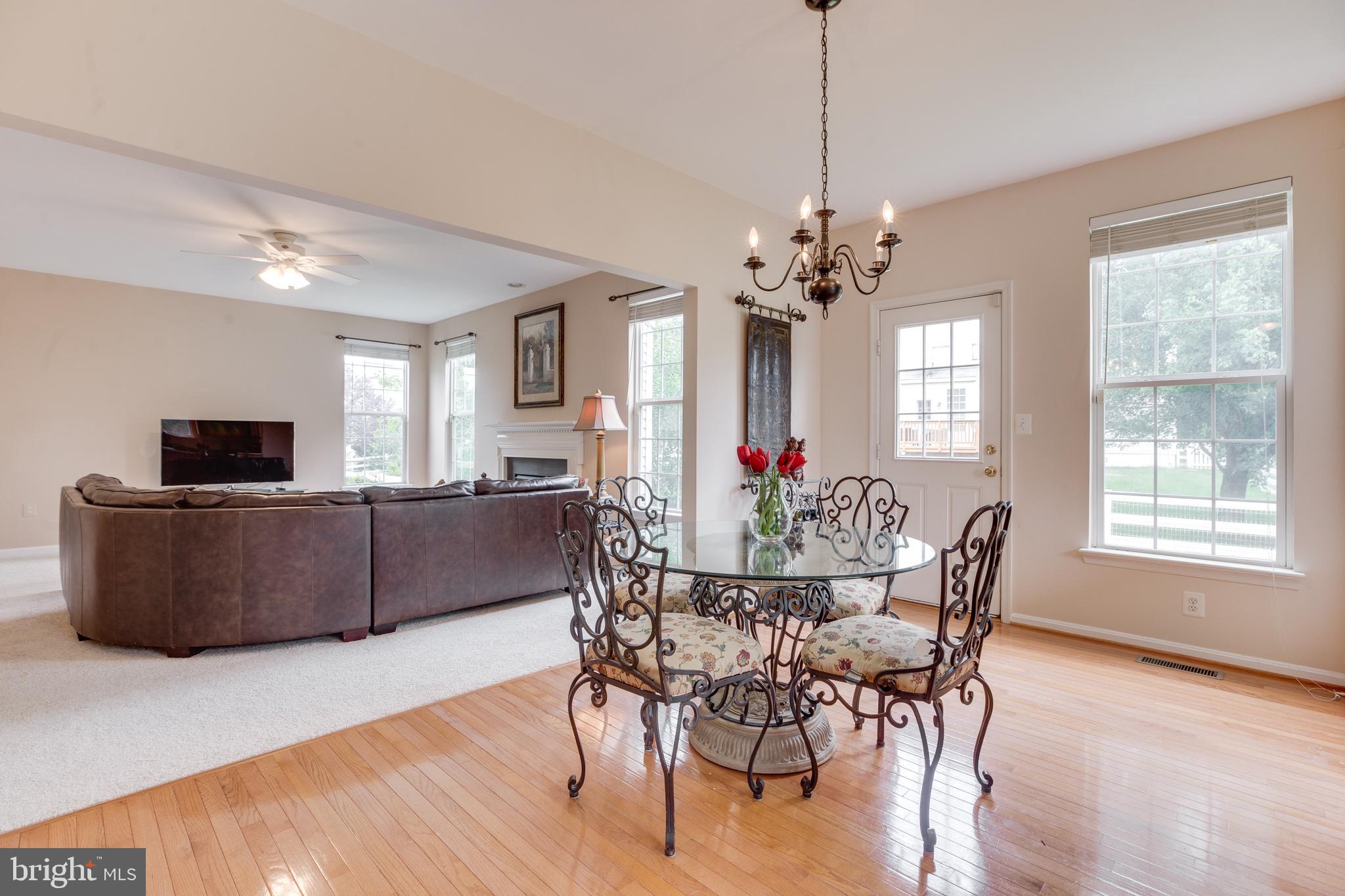 ROUND HILL - Residential