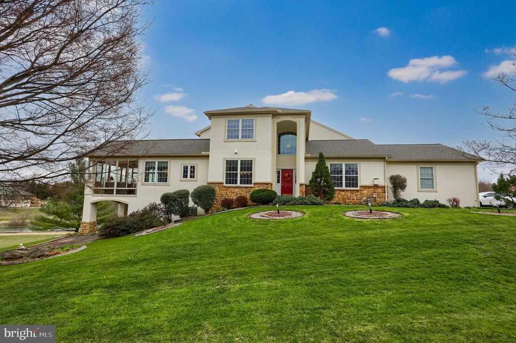 Photo of 100 CREEKGATE CT, MILLERSVILLE, PA 17551 (MLS # PALA2033608)