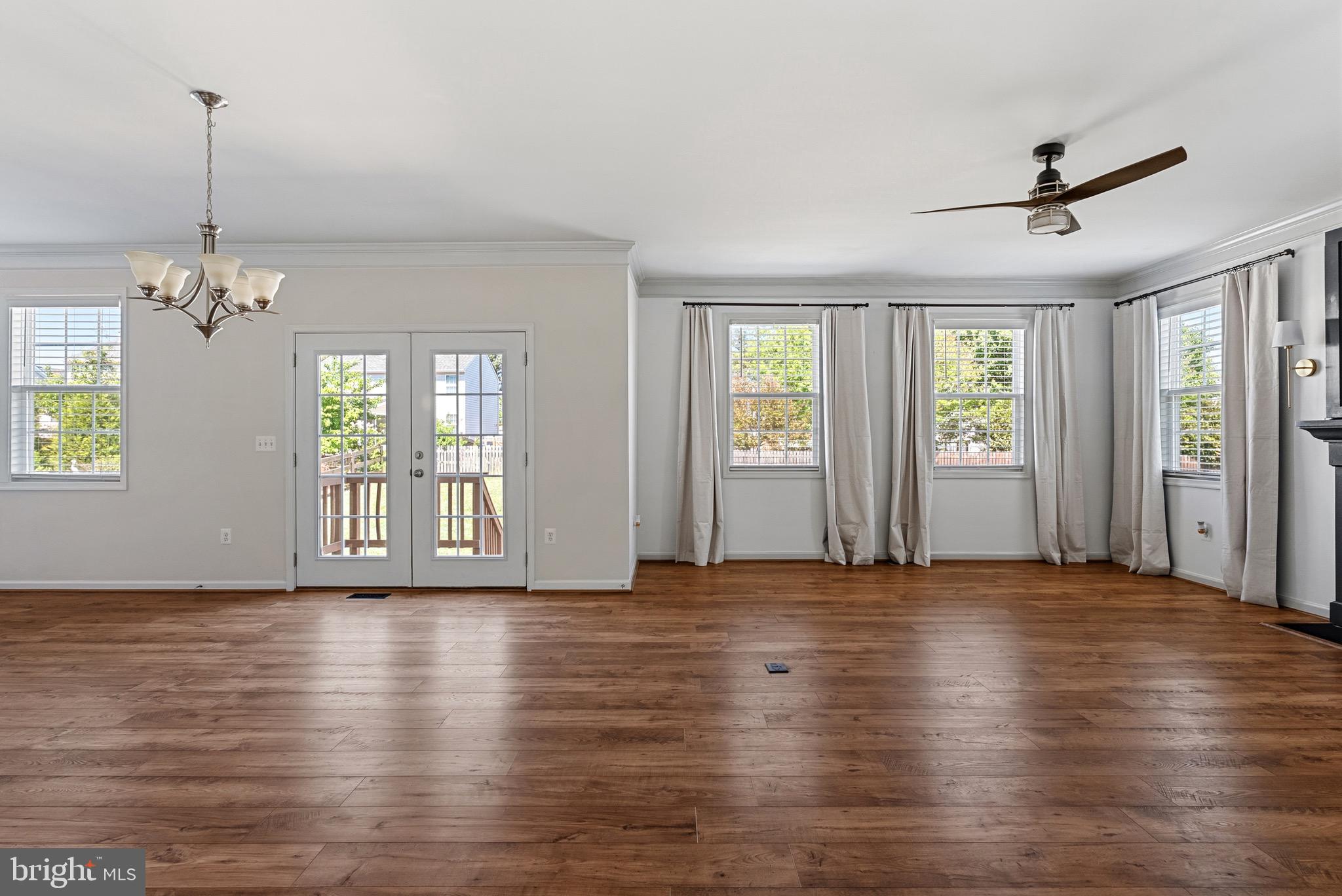 SPRING CREEK - Residential