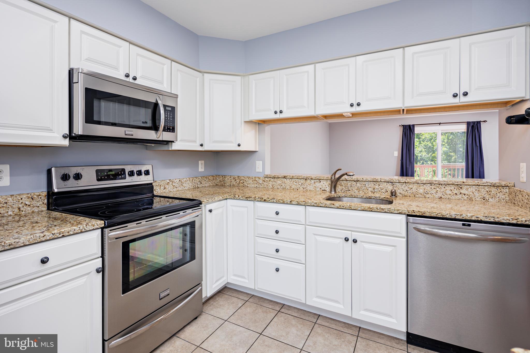 CONSTANT FRIENDSHIP - Residential Lease