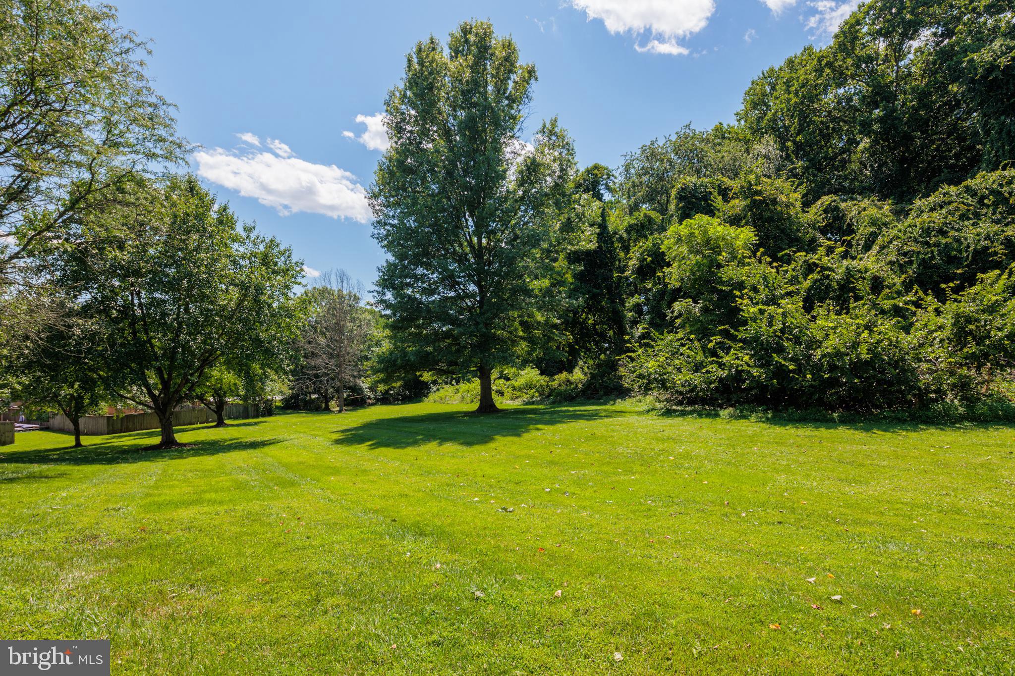 CONSTANT FRIENDSHIP - Residential Lease