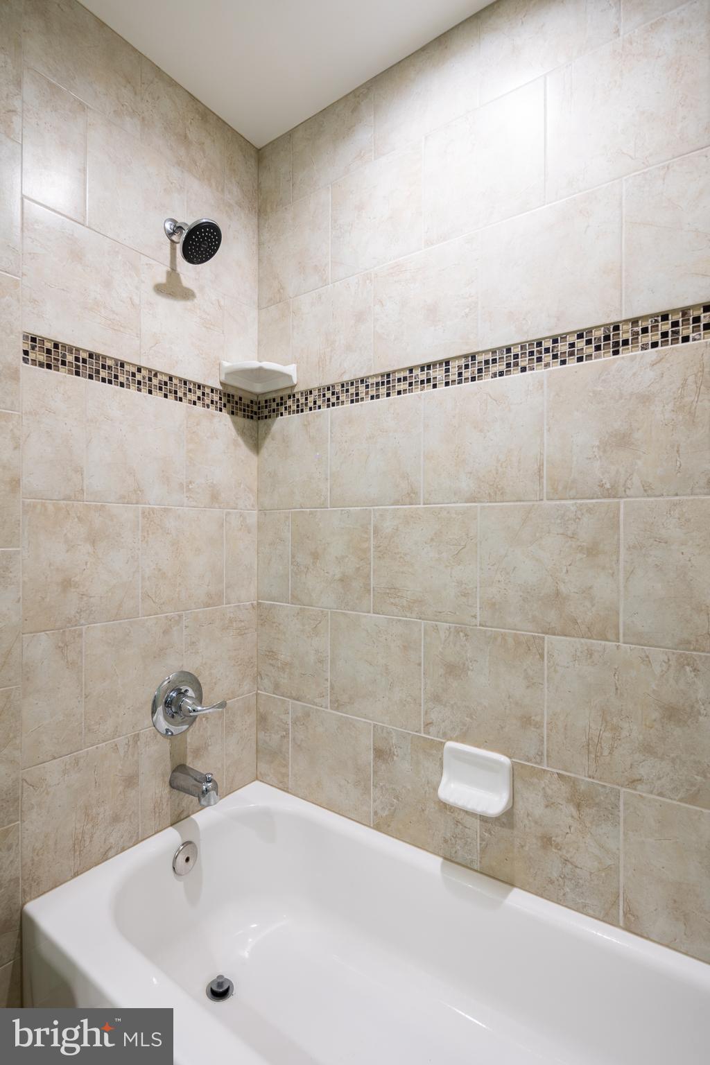 CONSTANT FRIENDSHIP - Residential Lease