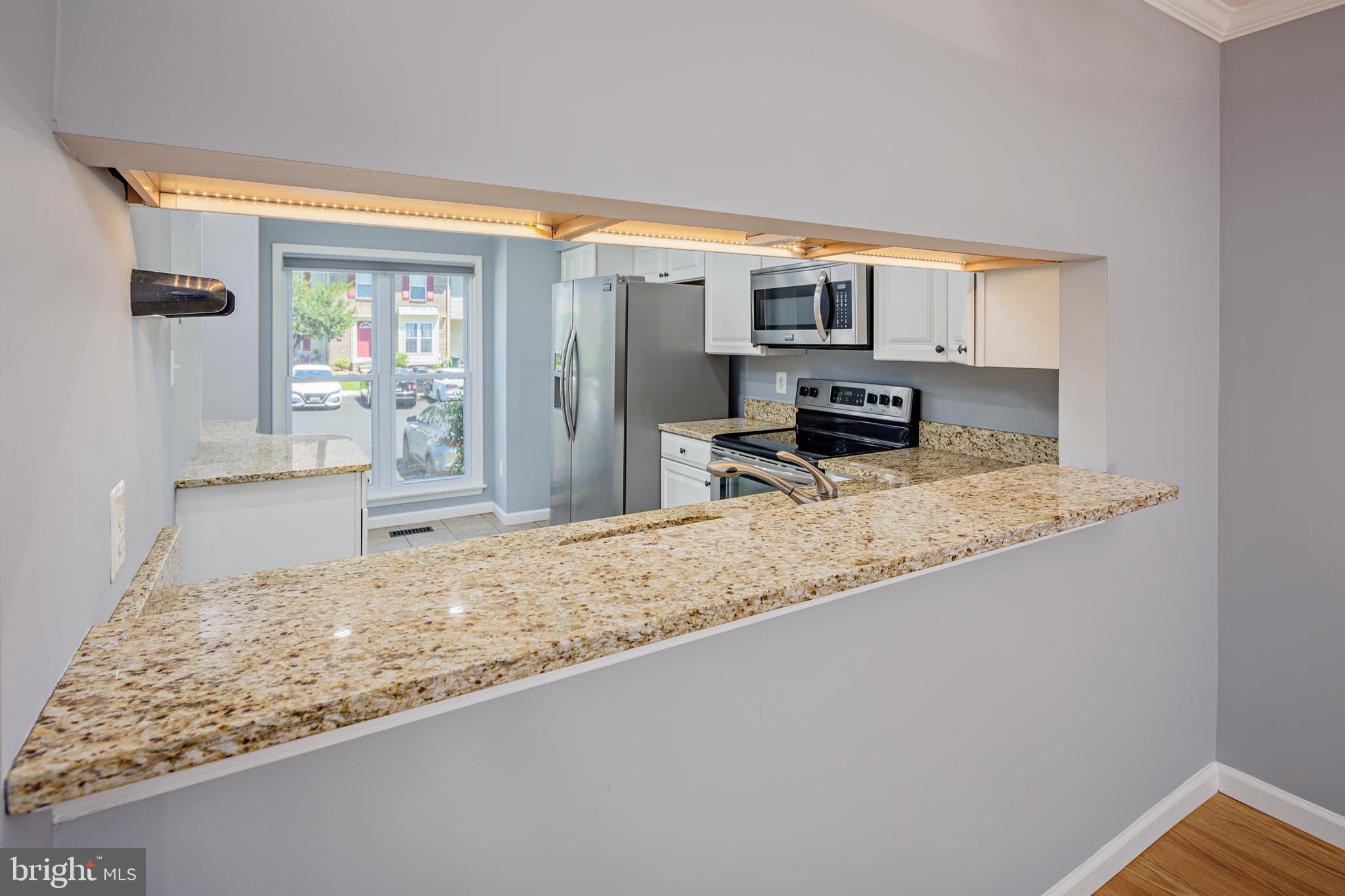 CONSTANT FRIENDSHIP - Residential Lease