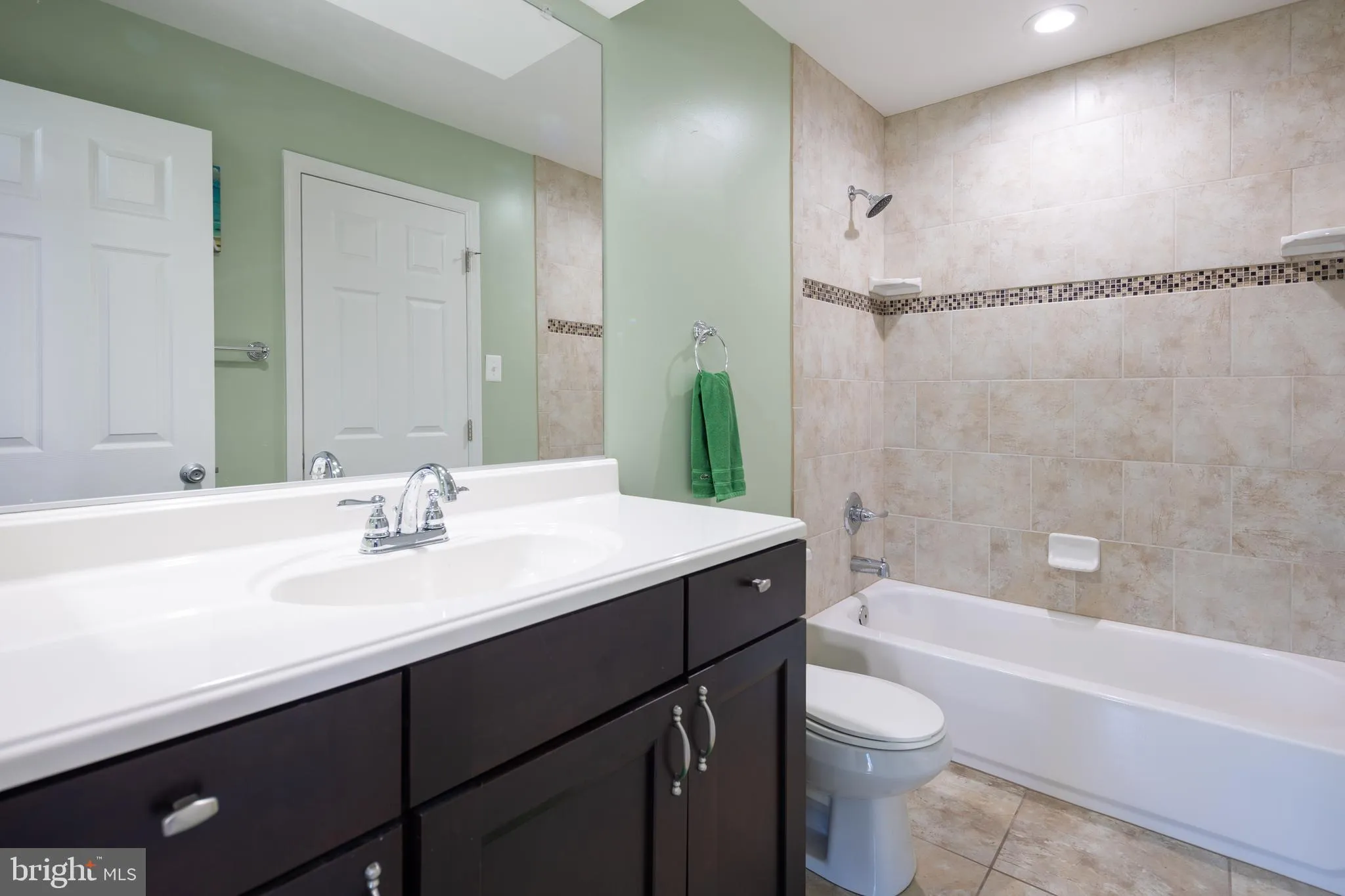 Abingdon, Maryland 21009, United States, 2 Bedrooms Bedrooms, ,3 BathroomsBathrooms,Residential,Active,172537