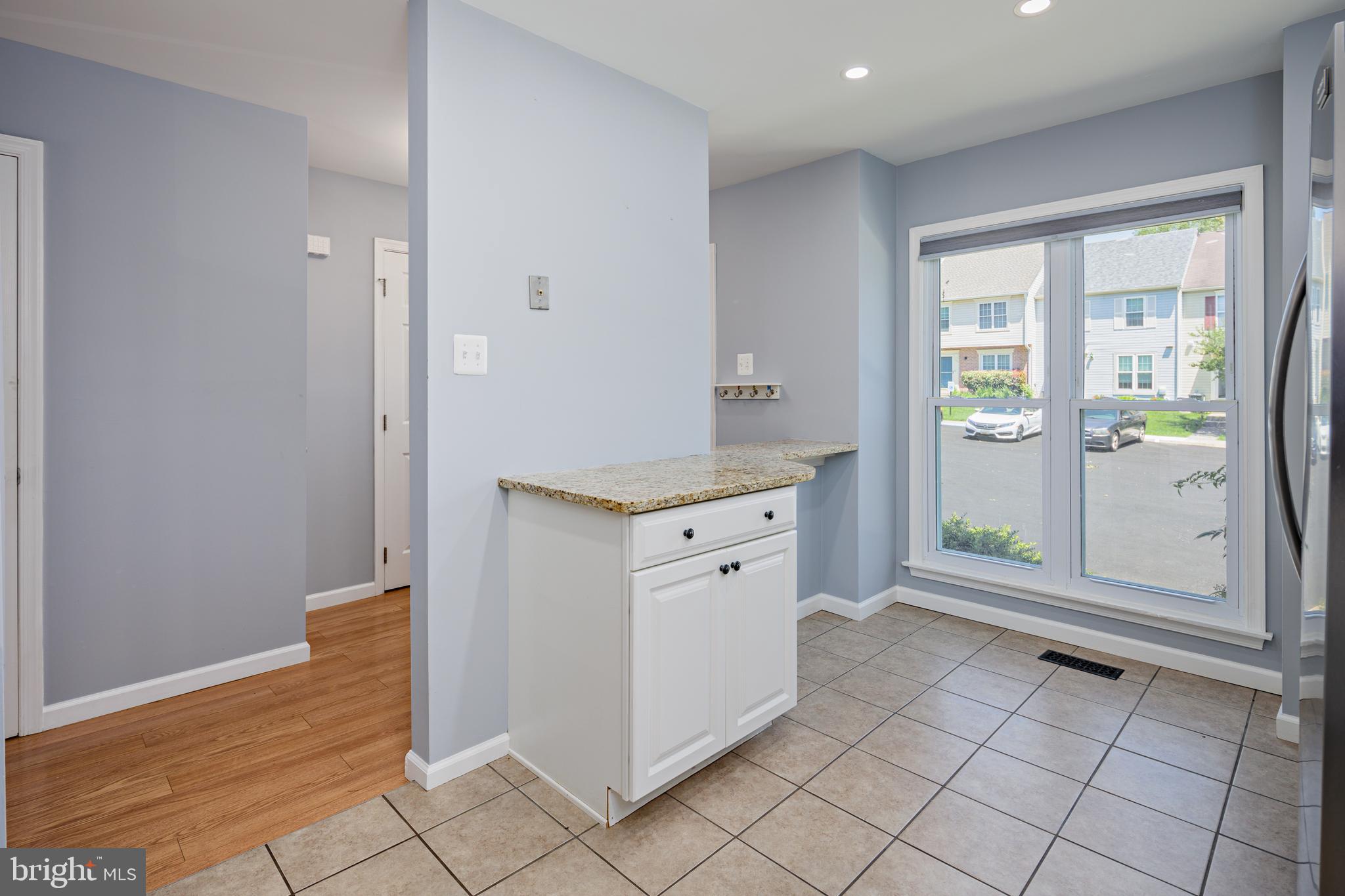 CONSTANT FRIENDSHIP - Residential Lease