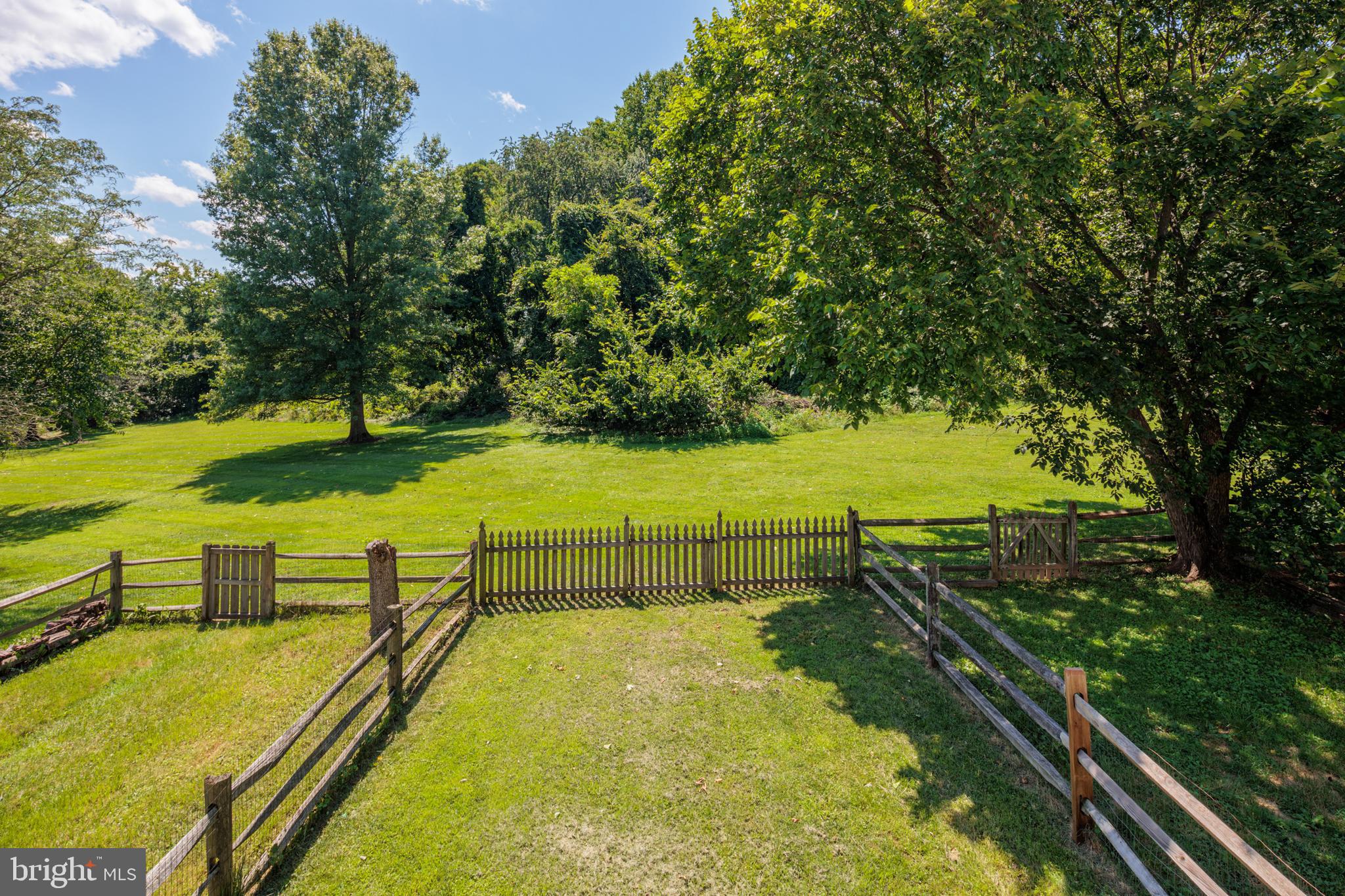 CONSTANT FRIENDSHIP - Residential Lease