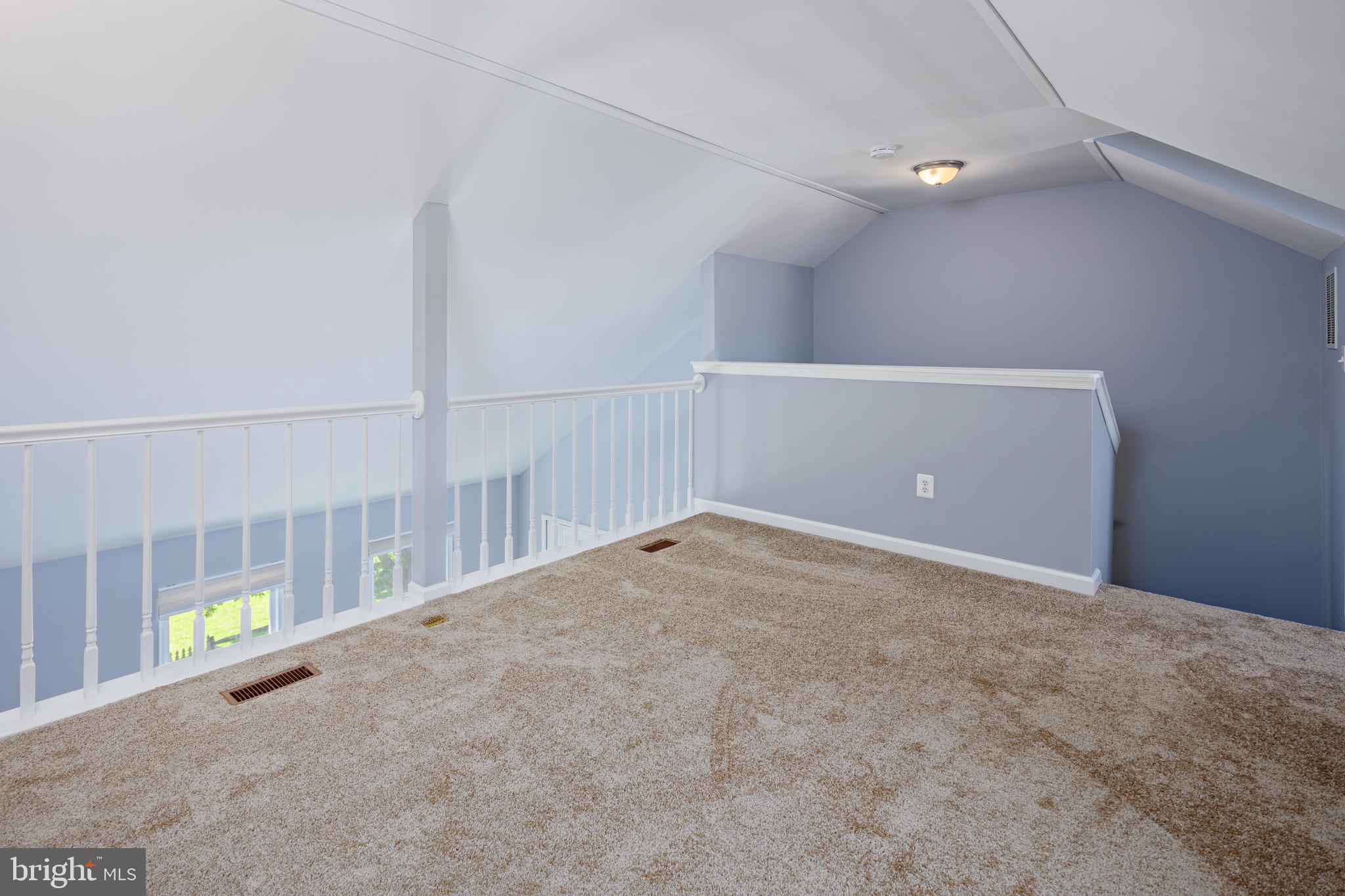 CONSTANT FRIENDSHIP - Residential Lease