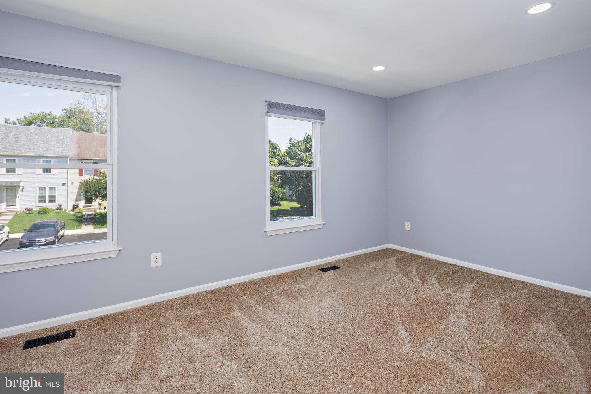 CONSTANT FRIENDSHIP - Residential Lease