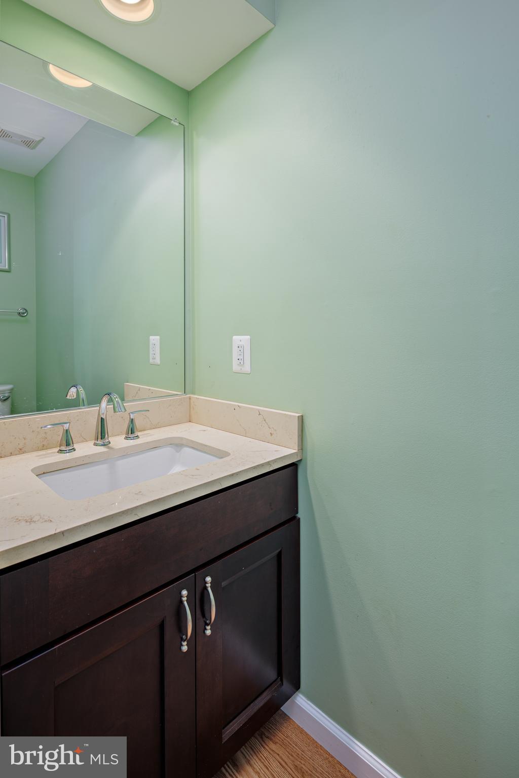 CONSTANT FRIENDSHIP - Residential Lease