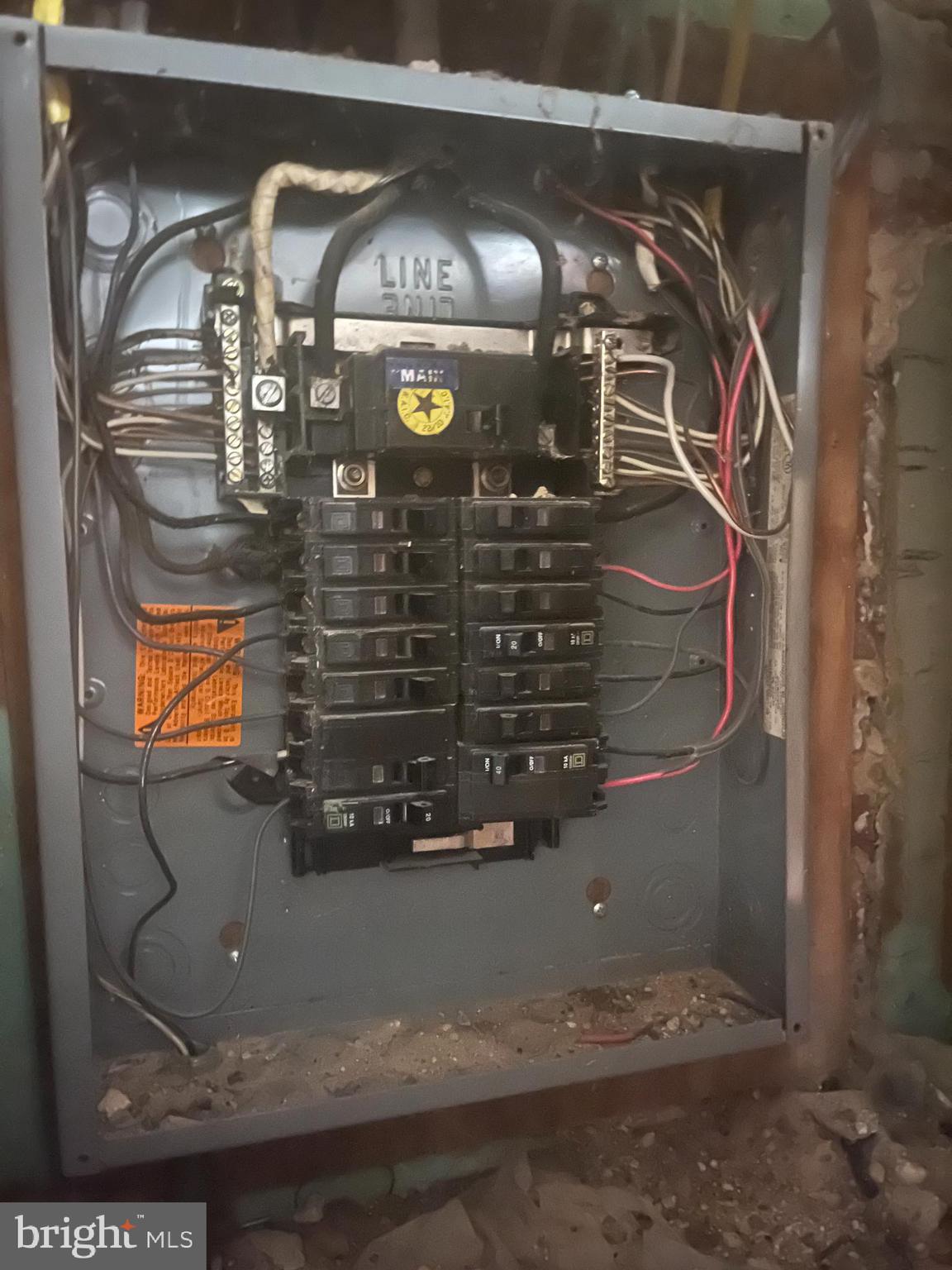 HIGHLANDTOWN - Residential