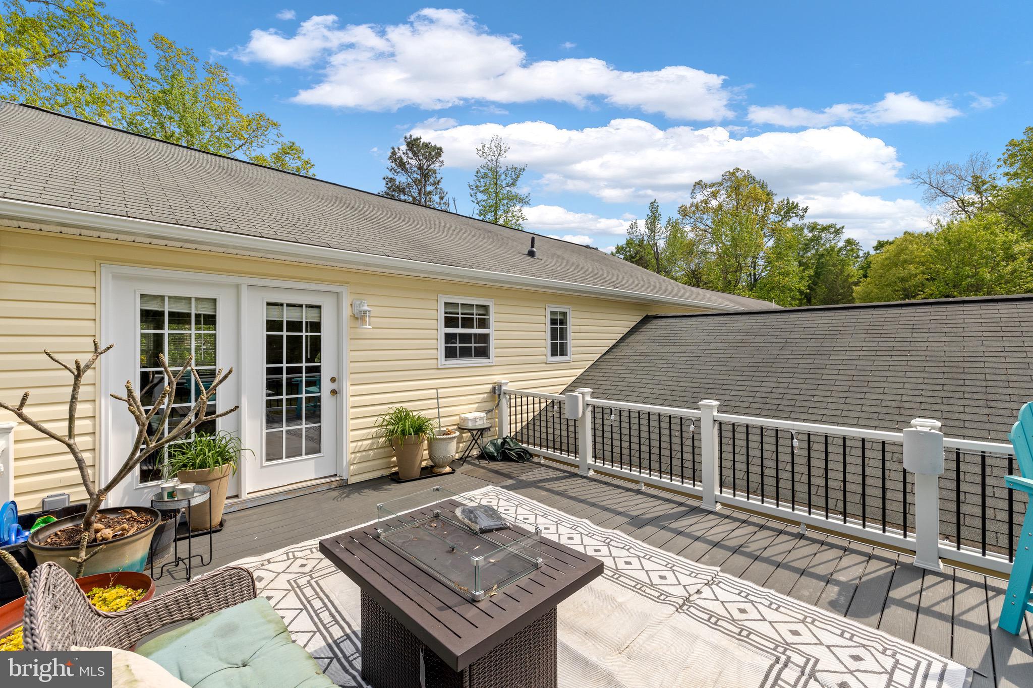 LAKE CAROLINE - Residential